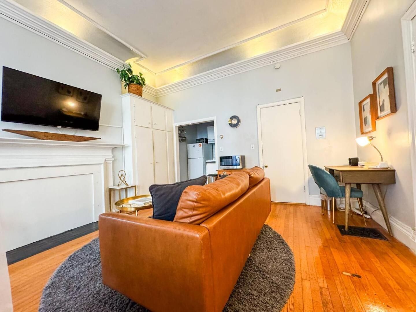 Oversized Furnished Brownstone In Back Bay Boston