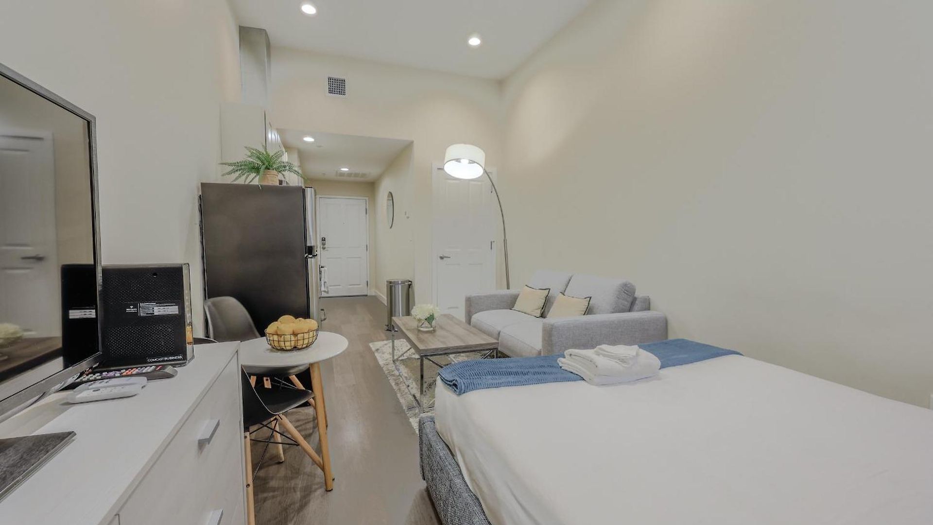 Keyless Entry Laundry In Bldg Pet Friendly Boston