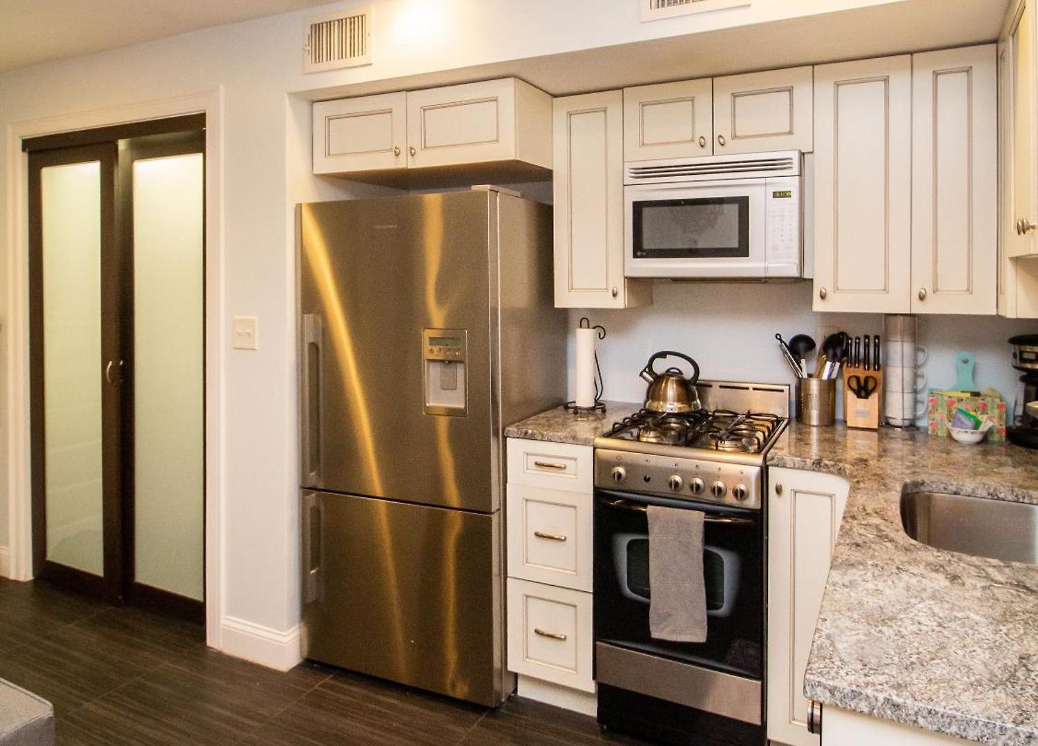 Renovated Studio, Steps To Mgh, Suffolk, Sleeps 4 * Boston