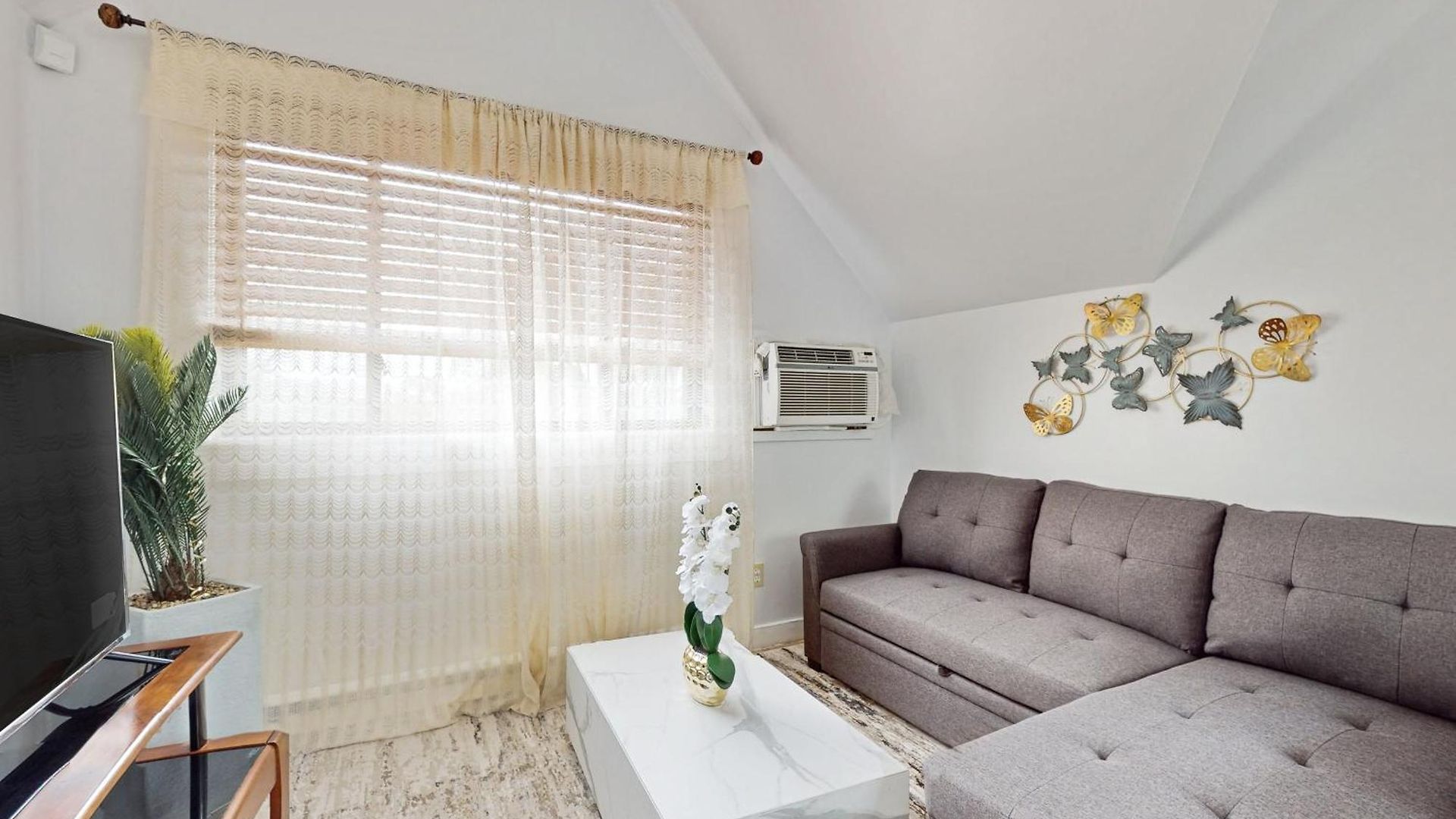 3 Mi To Franklin Park Zoo! Bright Residential