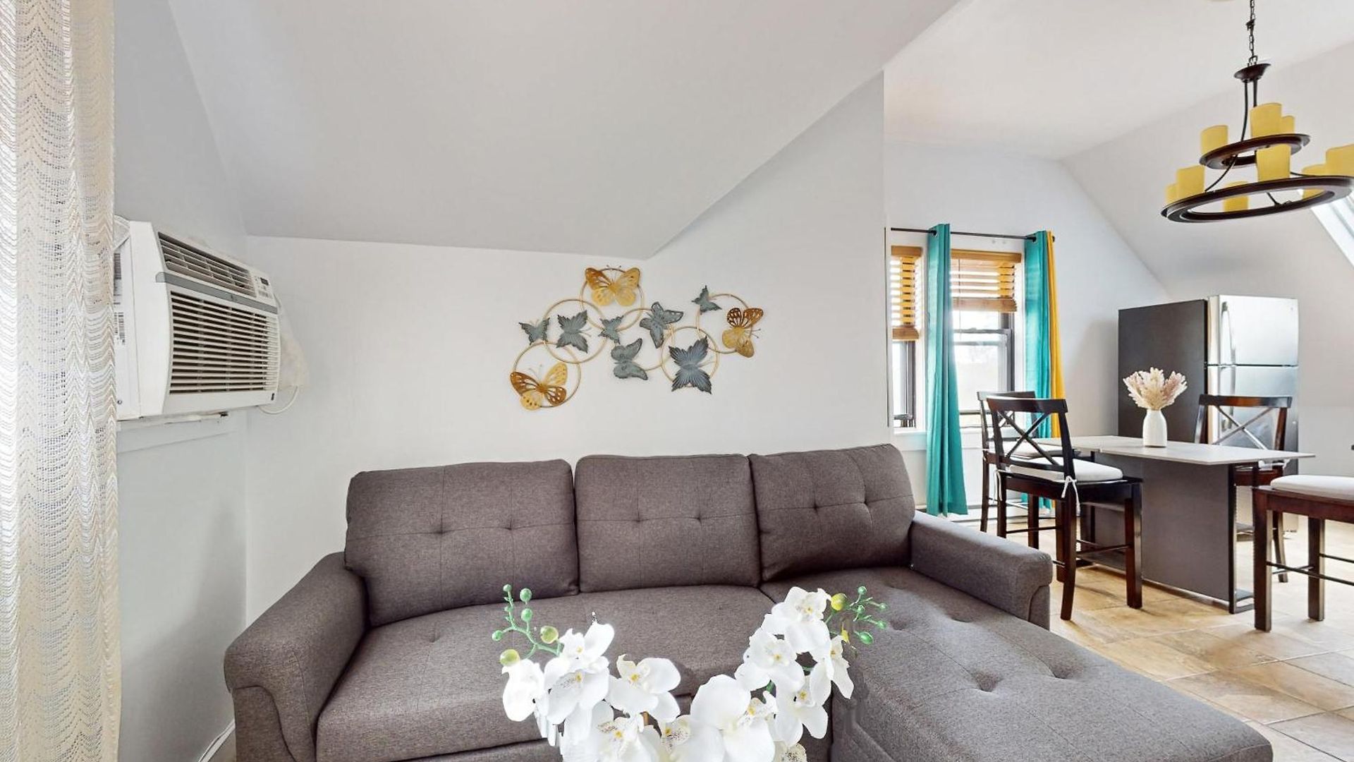 3 Mi To Franklin Park Zoo! Bright Residential Holiday home *