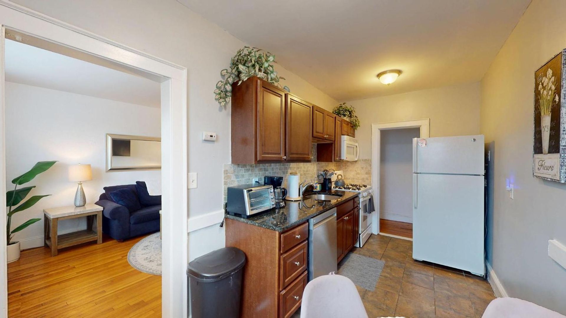 Steps To Public Transport, Coll, Roof Deck Apartment *