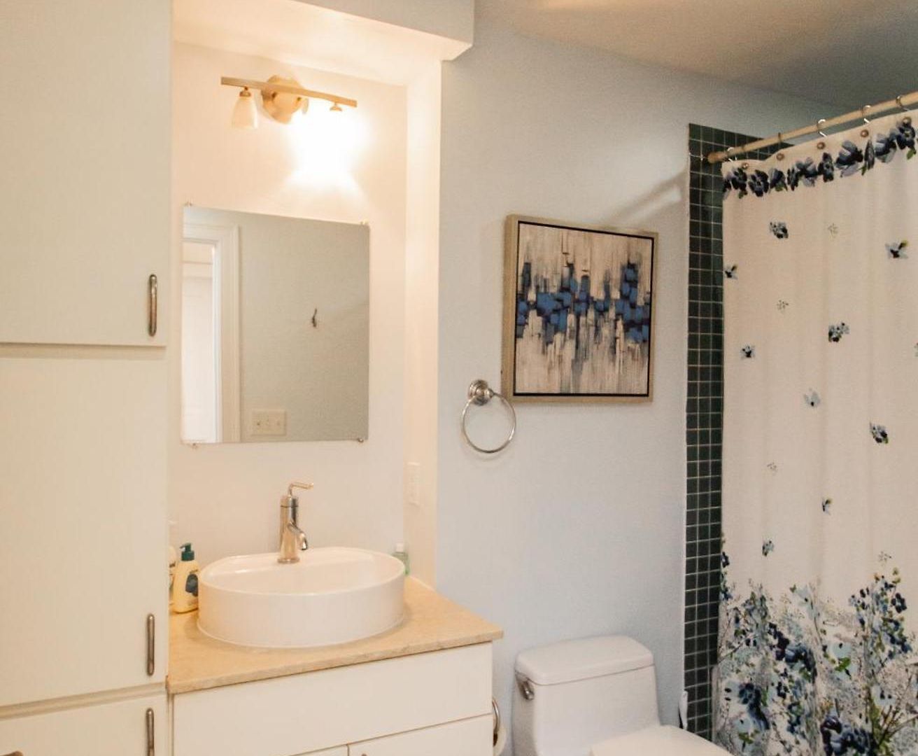 Apartment Renovated Studio, Steps To Mgh, Suffolk, Sleeps 4 *