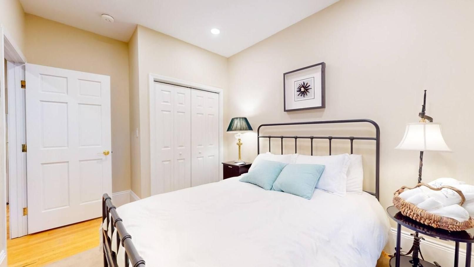 2 Bedroom Unit In The Heart Of Back Bay Apartment Boston