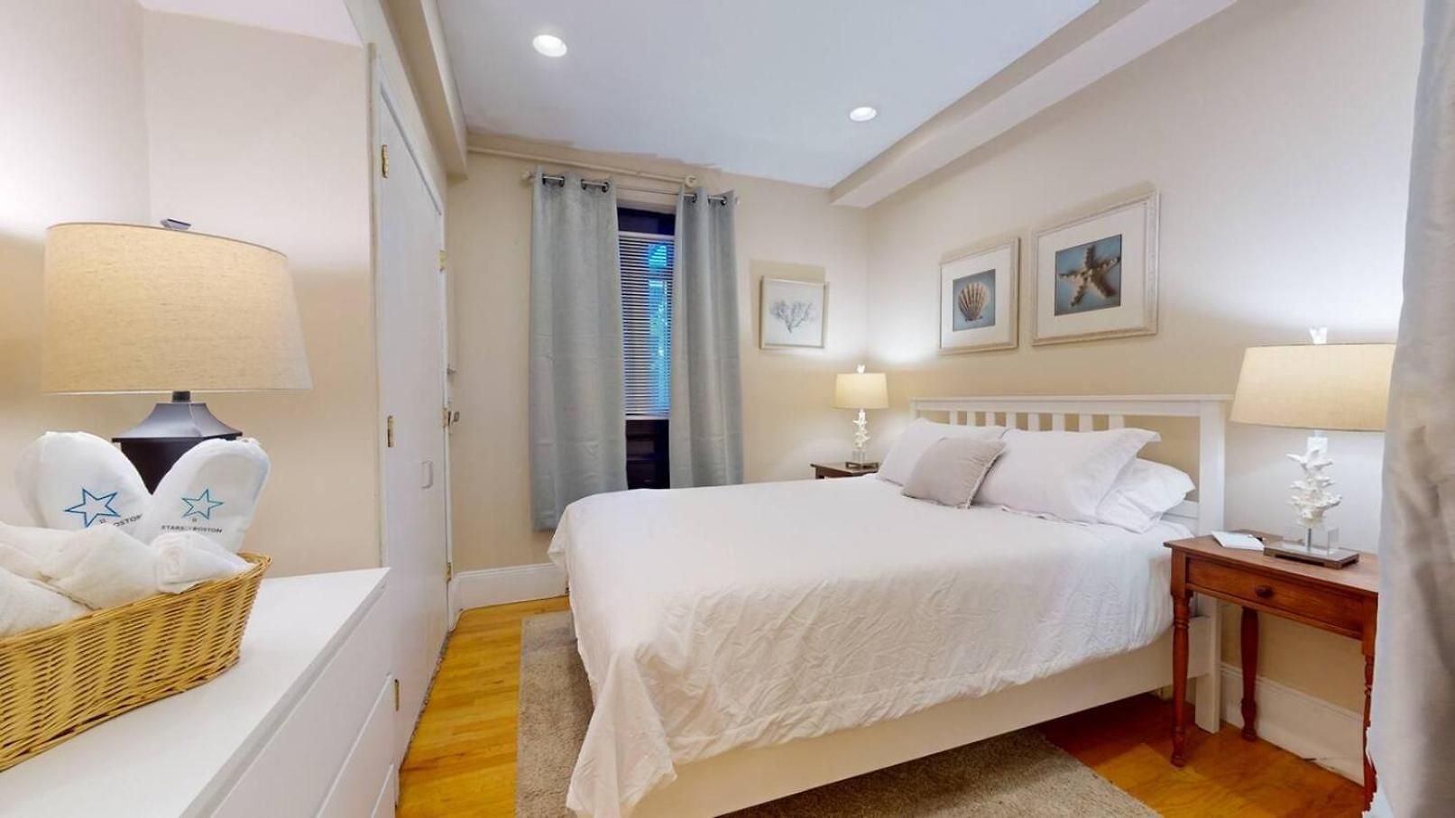 Apartment 2 Bedroom Unit In The Heart Of Back Bay *