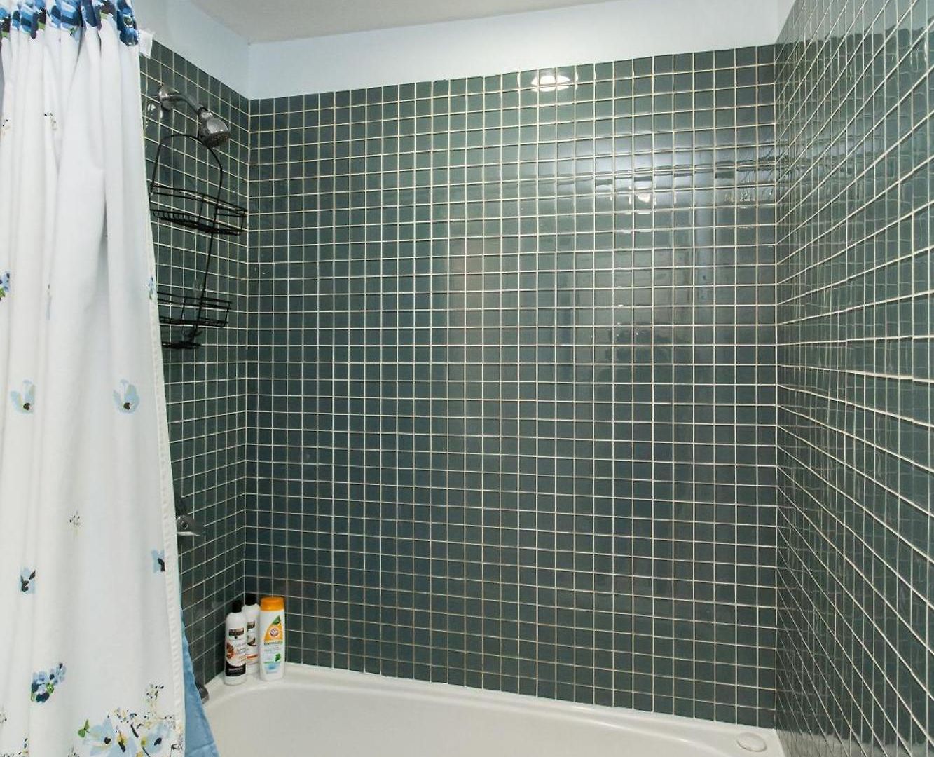 Apartment Renovated Studio, Steps To Mgh, Suffolk, Sleeps 4