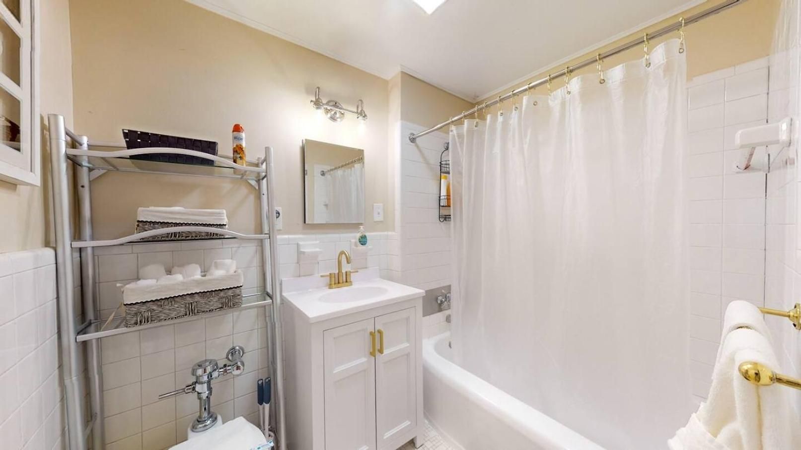 2 Bedroom Unit In The Heart Of Back Bay
