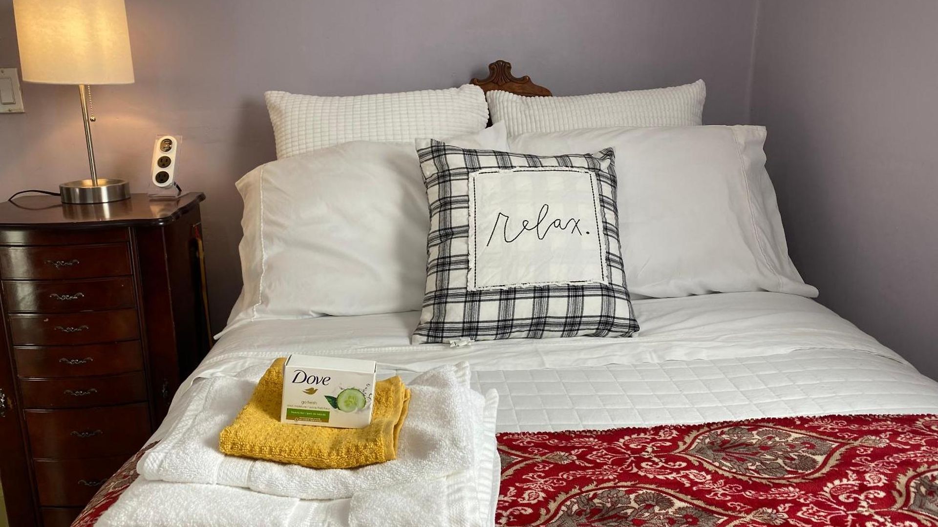Private Bedroom Near Train&buses * Boston