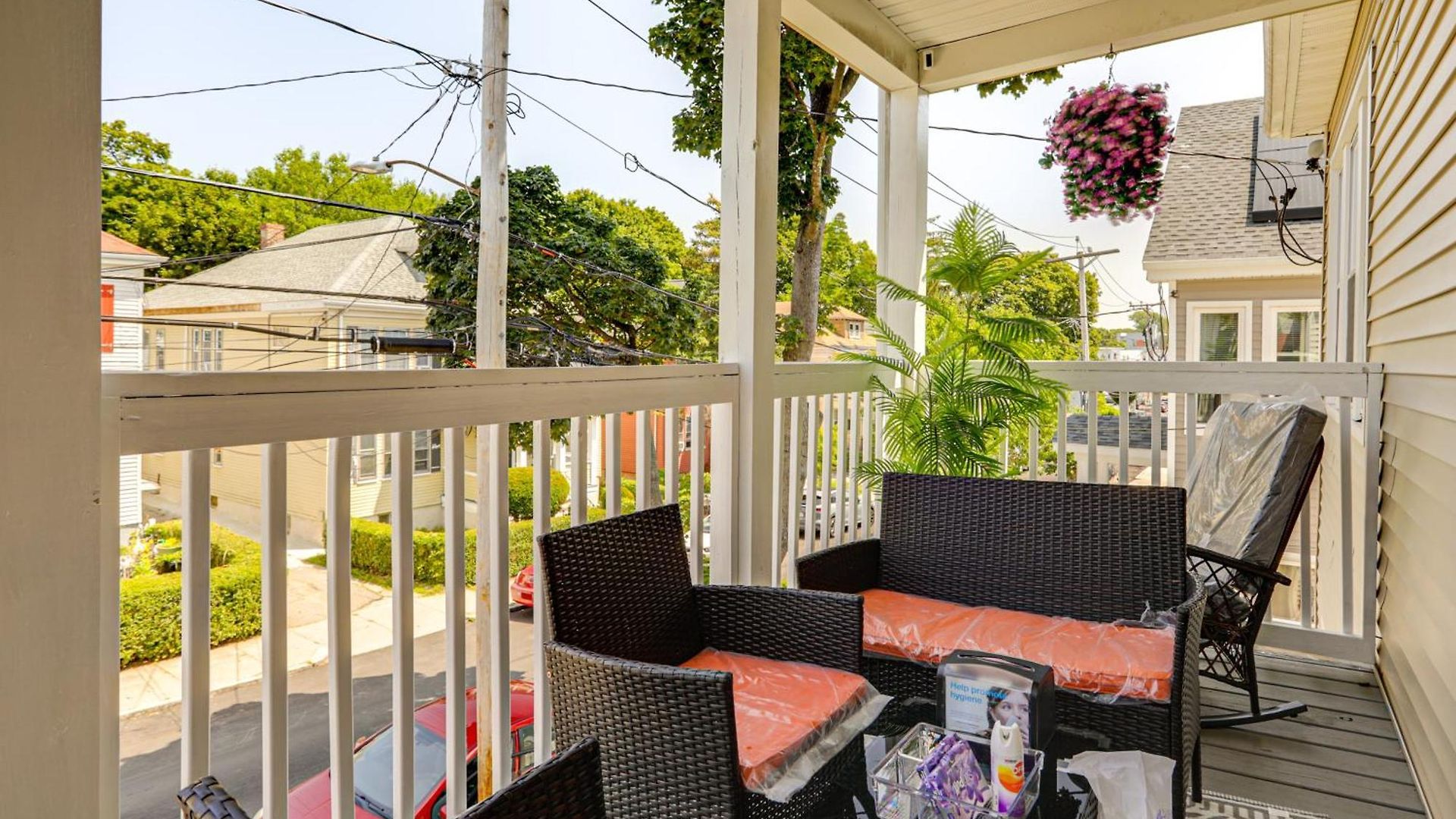 Holiday home 4,500-sq-ft Suburban By Franklin Park!