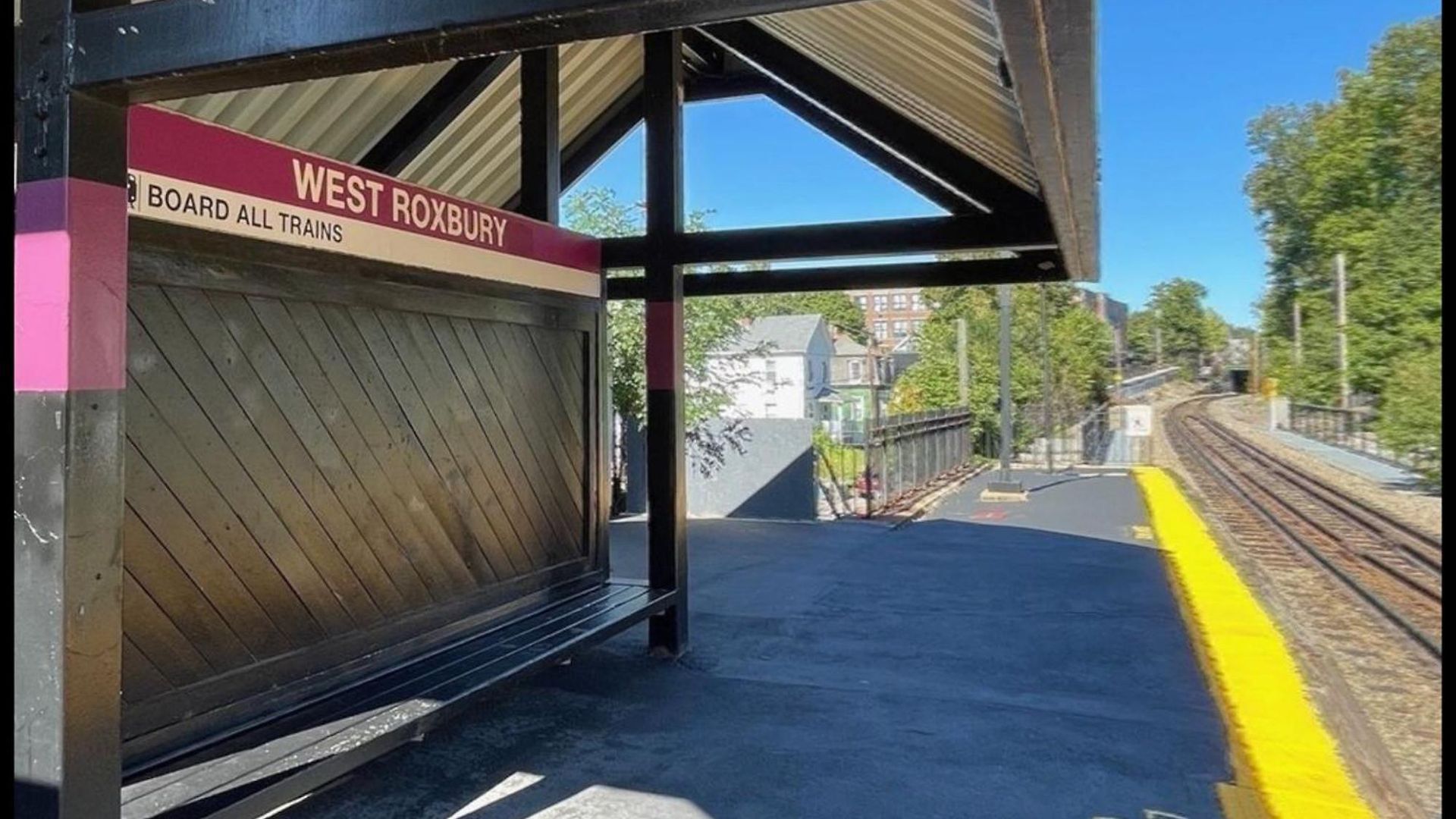 Large Bedroom With Private Bathroom Step To Train &buses In Homestay Boston