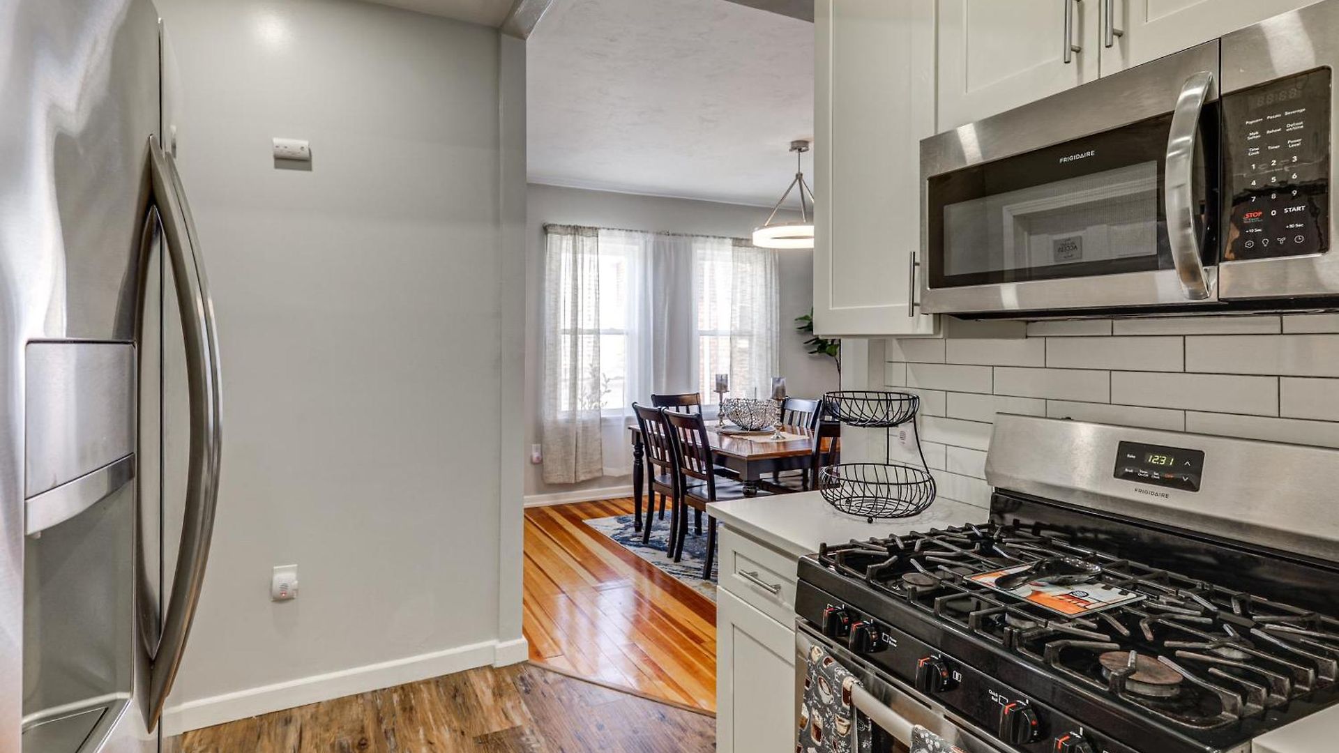 Holiday home 4,500-sq-ft Suburban By Franklin Park! *