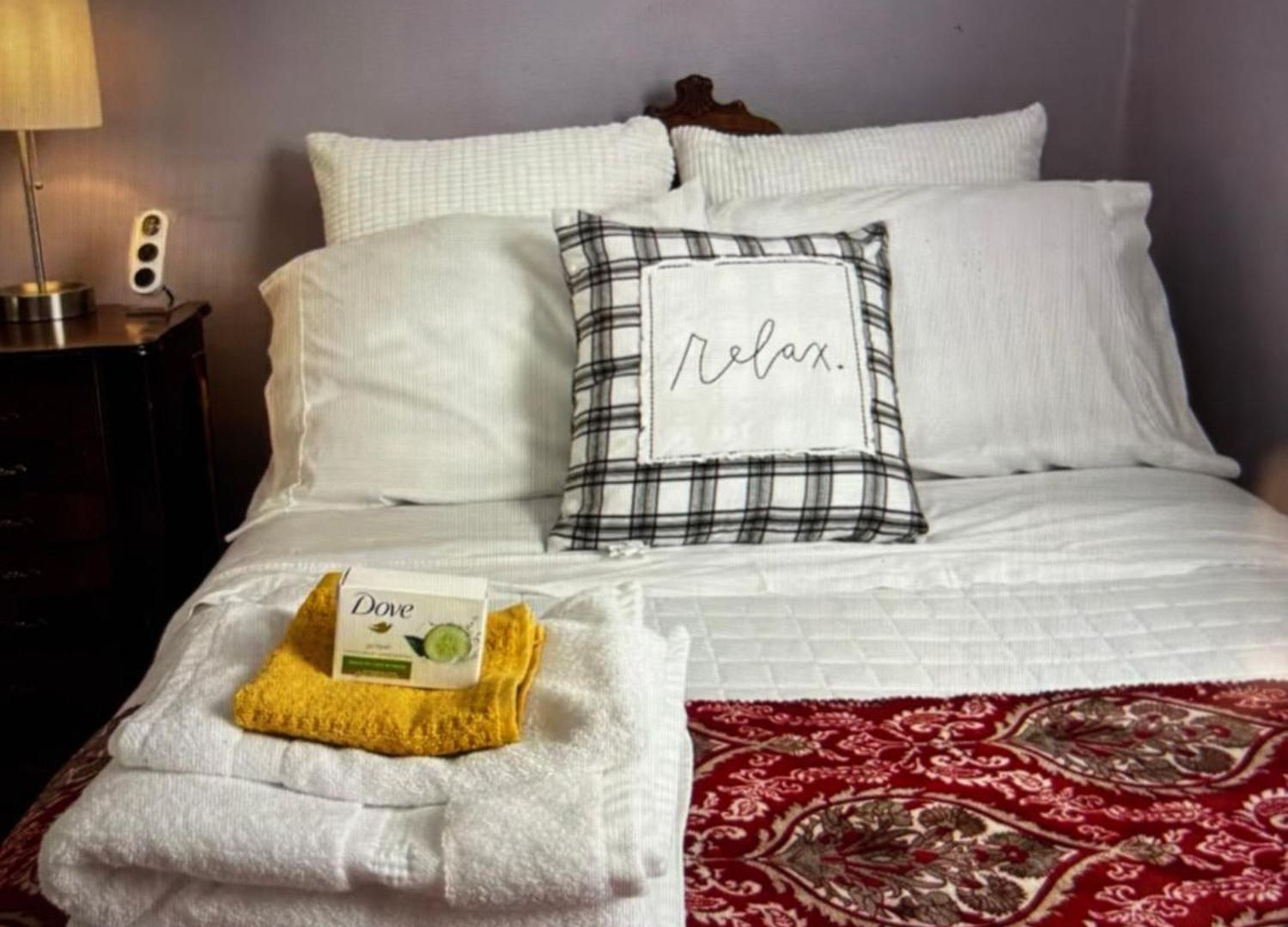 Private Bedroom Near Train&buses *