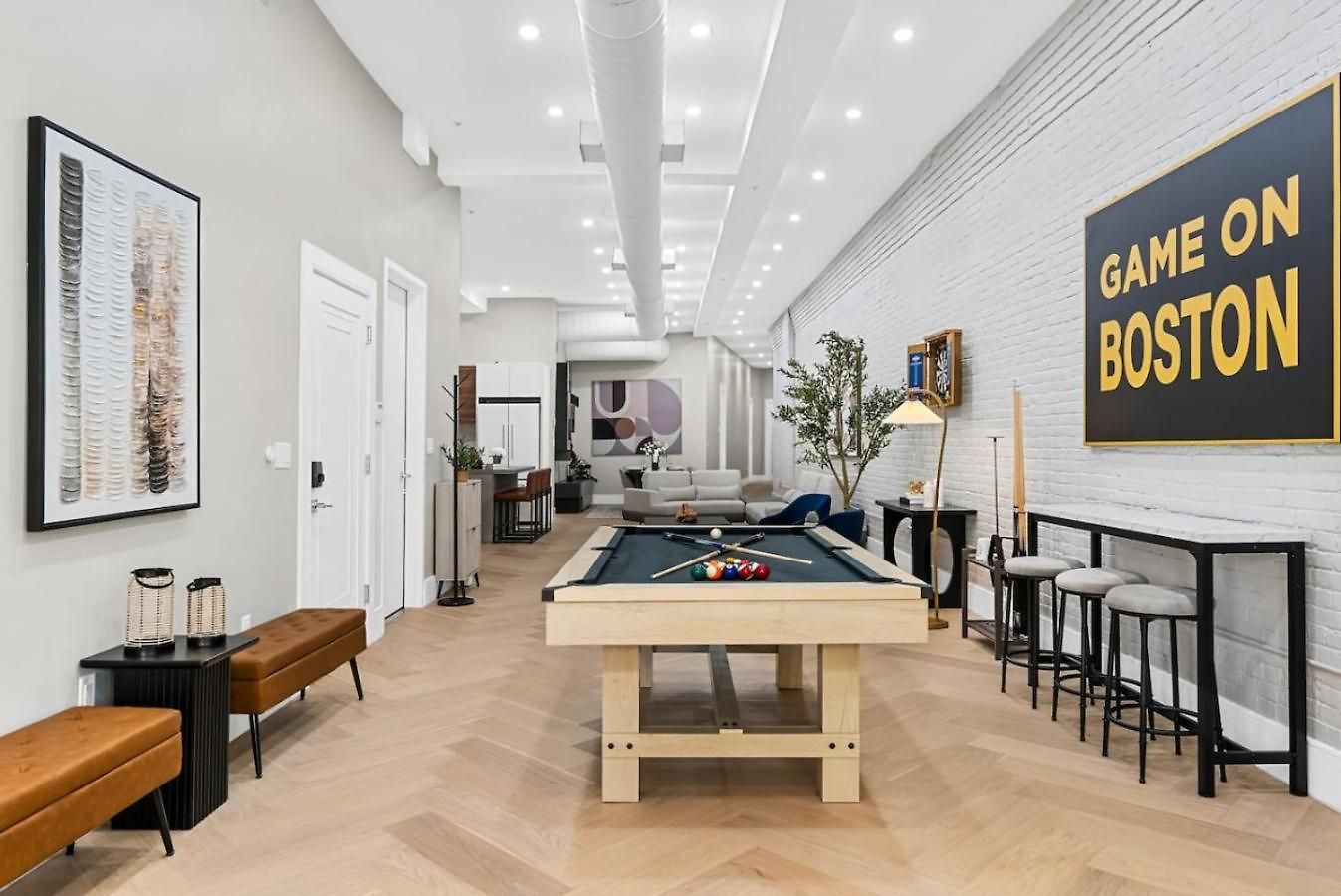 Downtown With Game & Free Parking Near Quincy Market & Water Front Boston