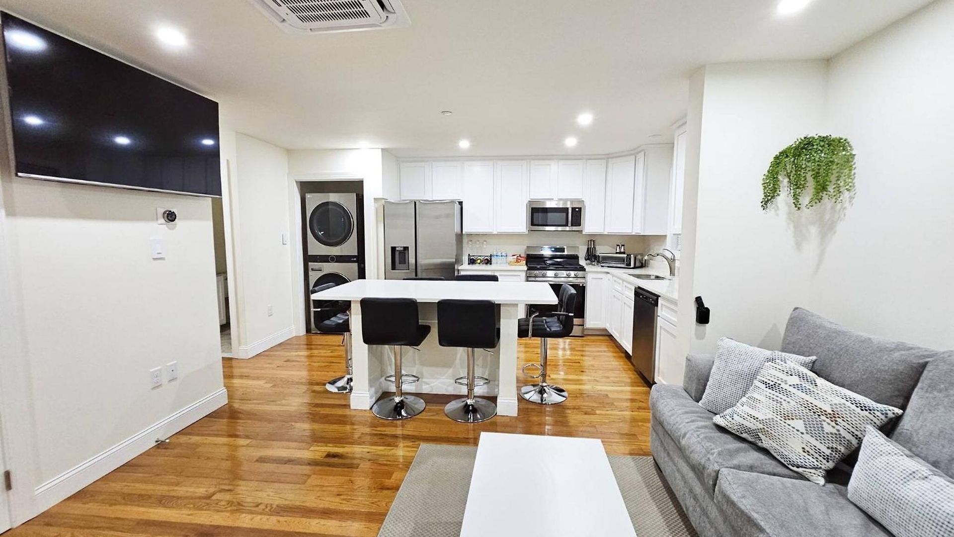 Apartment 3-bedroom 9b2 20-minuite To Downtown *