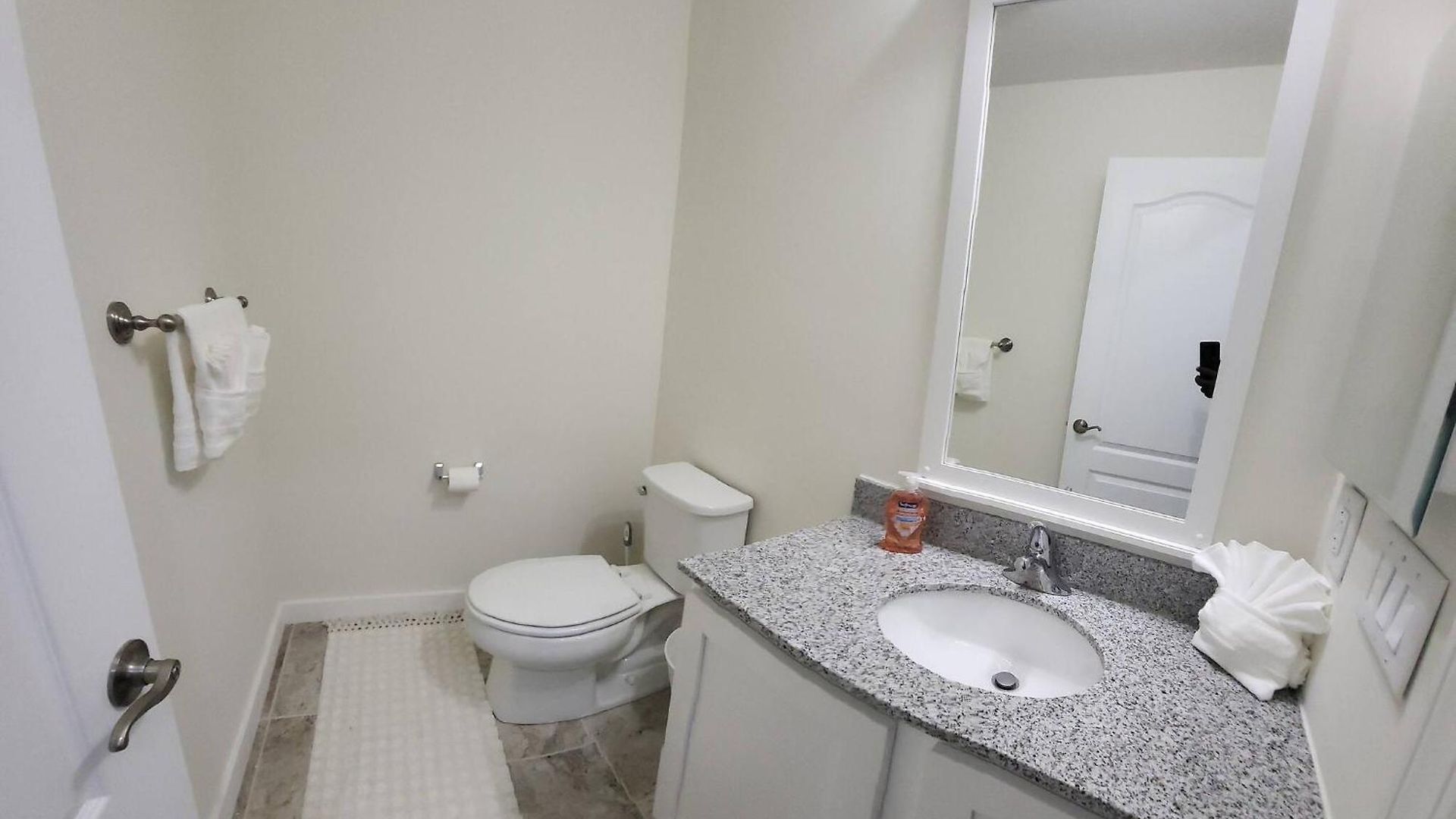 Apartment 3-bedroom Apt-9w2 20-minuite To Downtown *