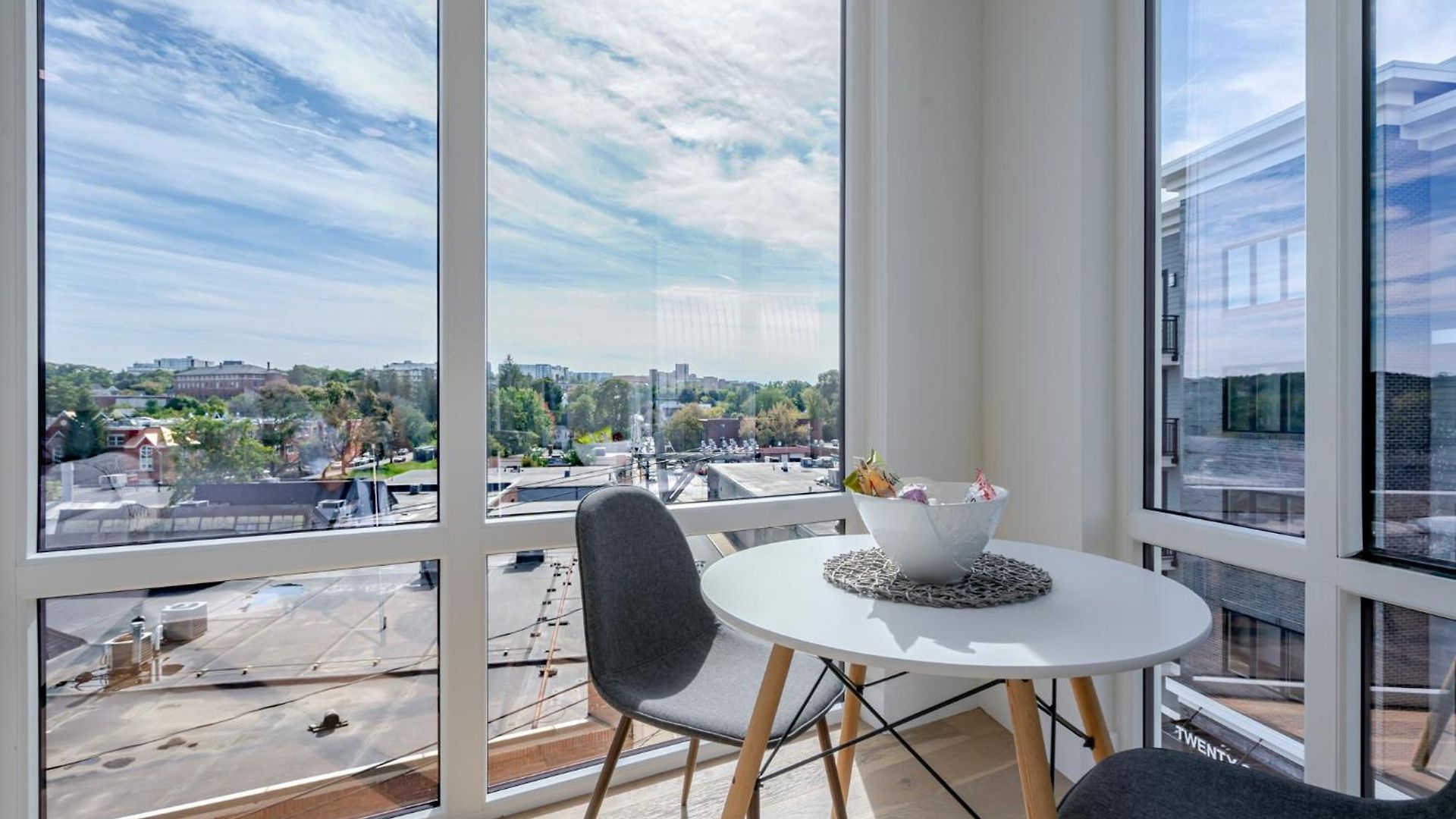 Apartment Landing Luxury Studio, Roof Deck, Near Mbta