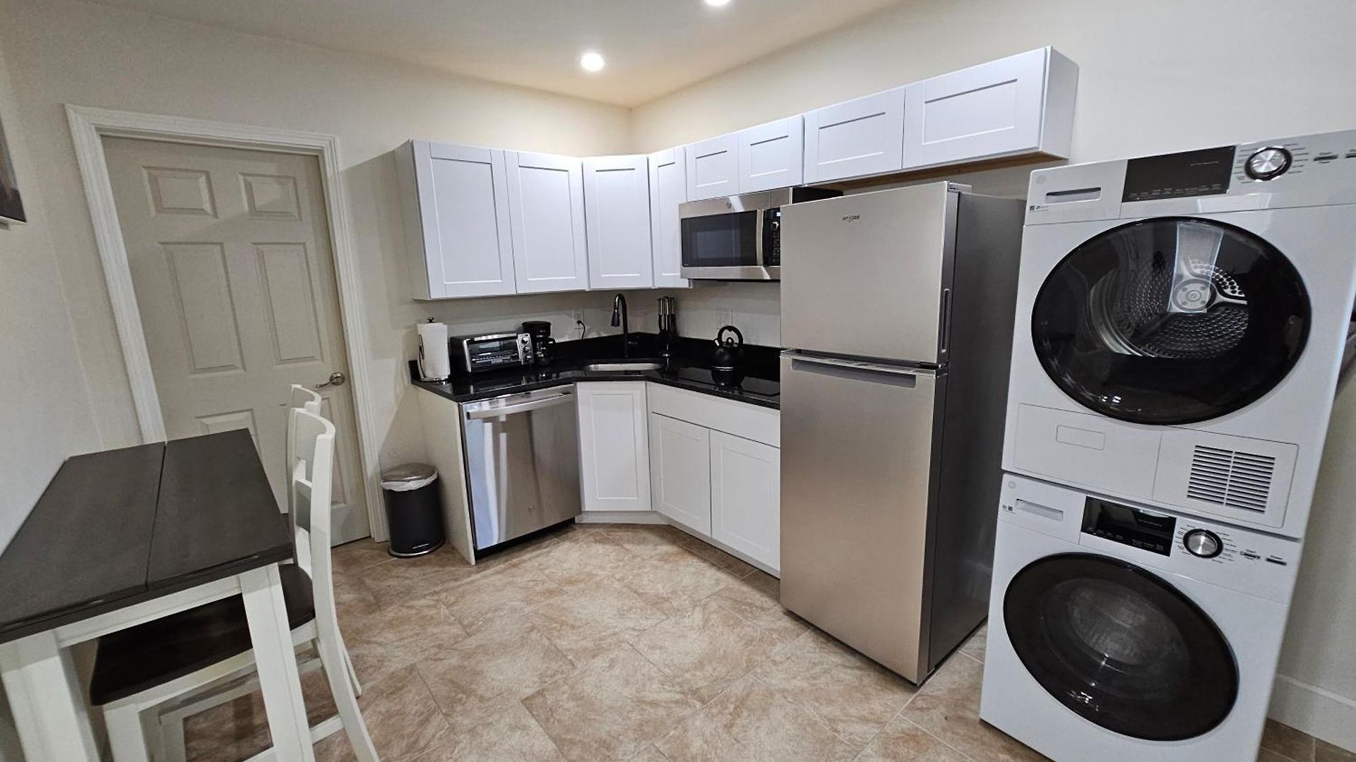 1-bedroom Apt-9w1 20-minuite To Downtown Apartment