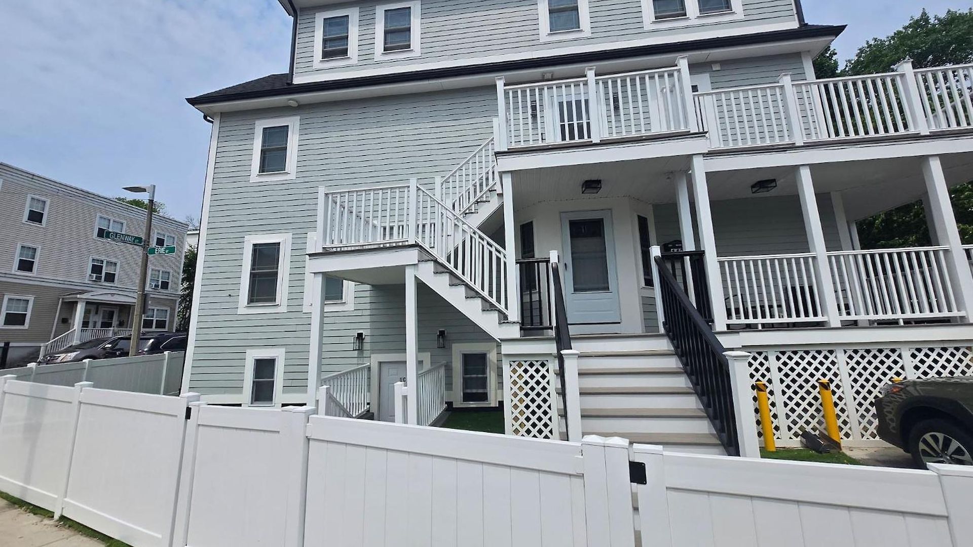 Apartment 2br Lower Garden-level 20min Boston