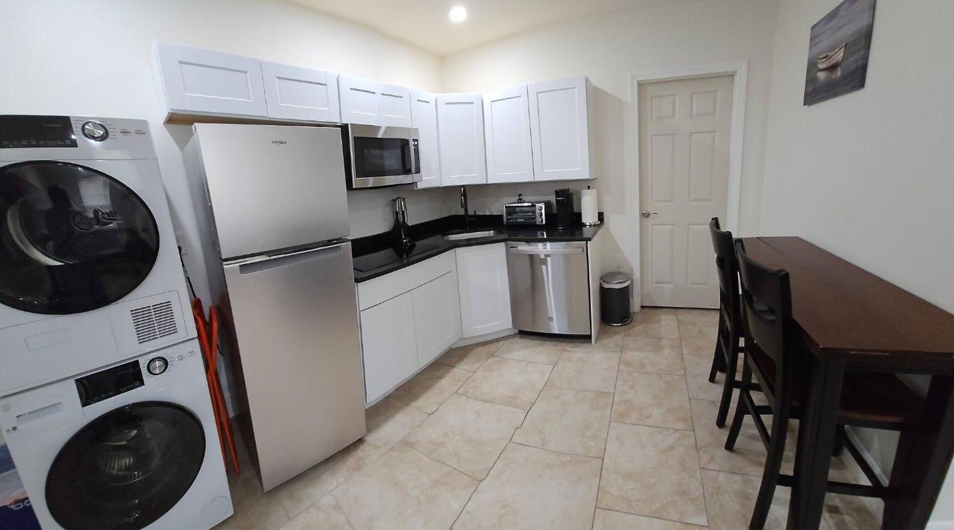 1-bedroom Apt-9b1 20 Minutes To Downtown *