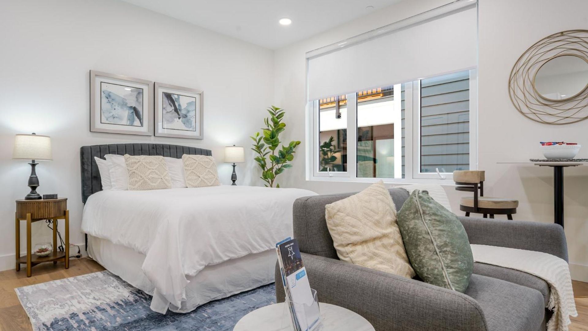 Luxury Landing W Rooftop Lounge