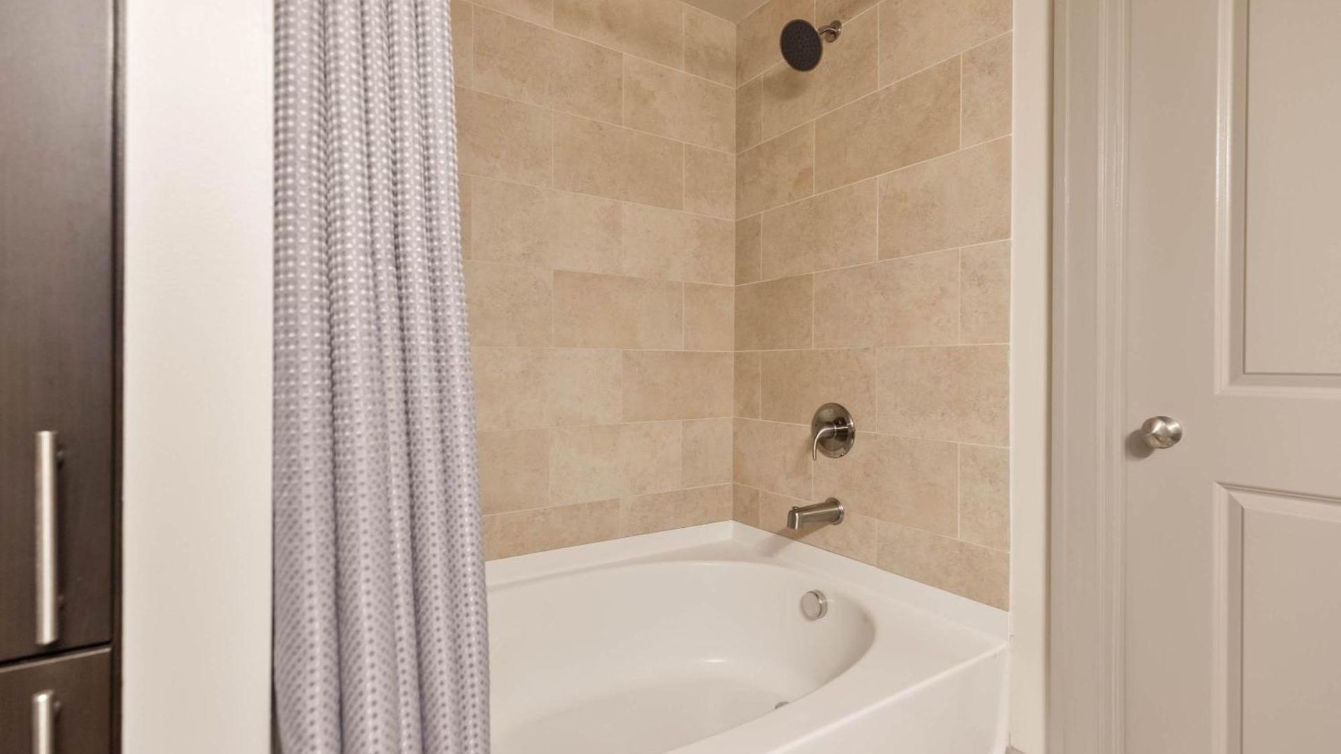 Stylish Downtown Seaport Apartment *