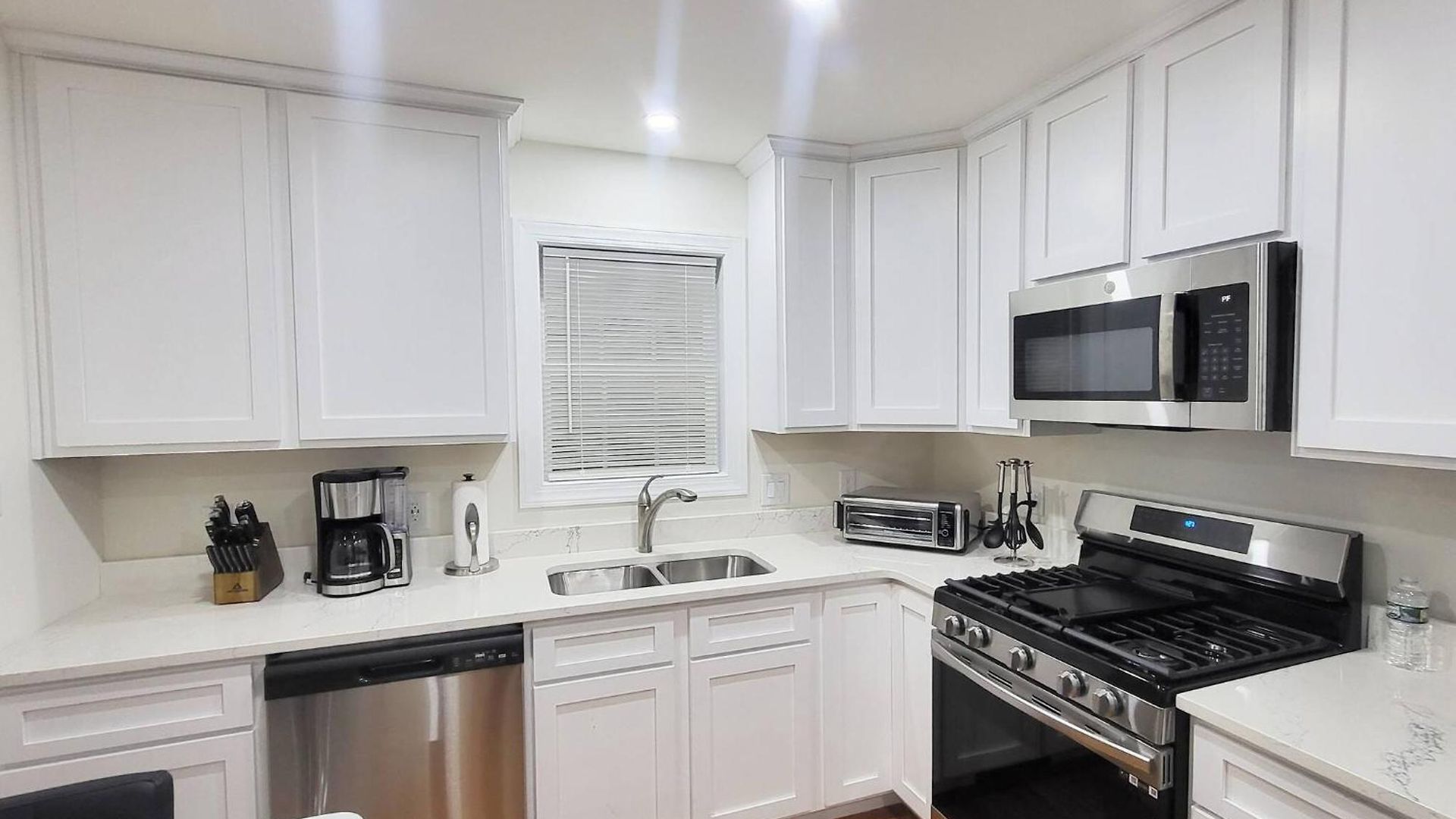3-bedroom Apt-9w2 20-minuite To Downtown Apartment *