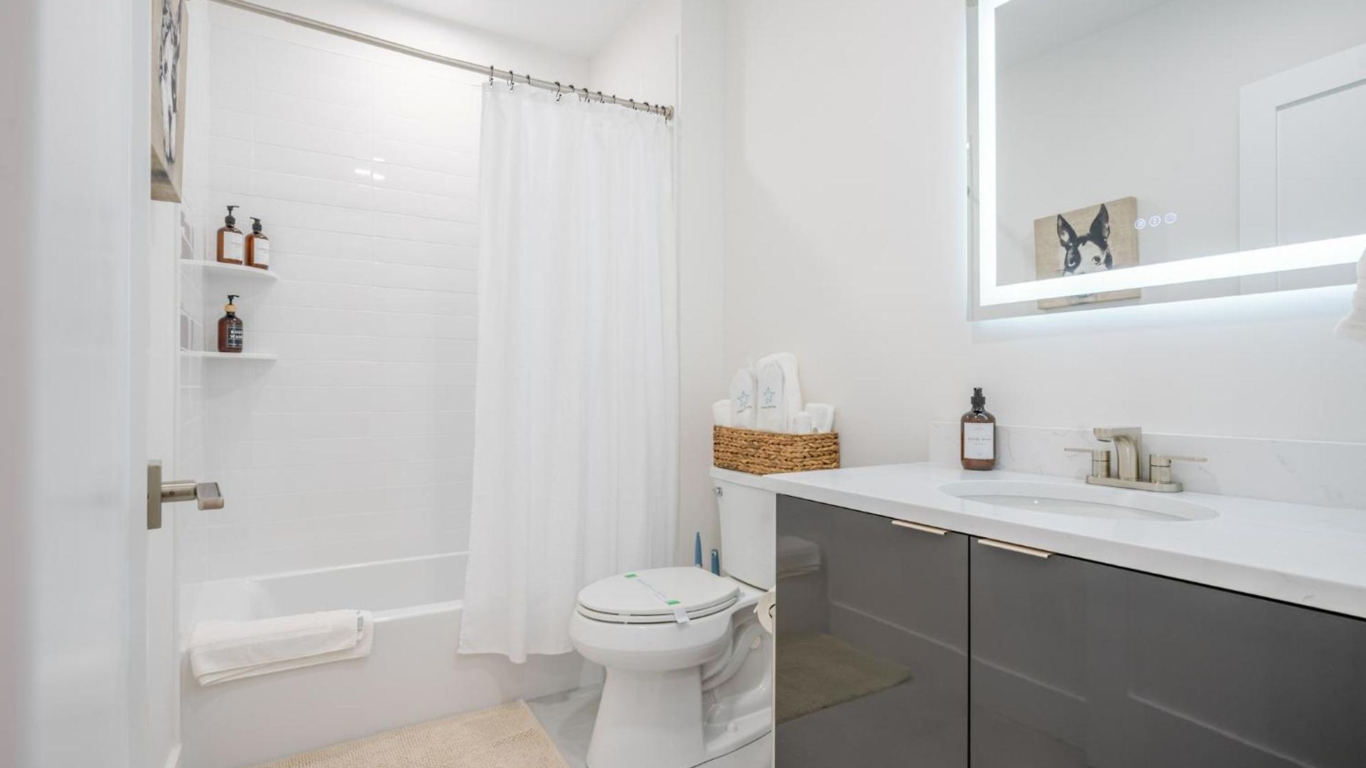 Luxury Landing W Rooftop Lounge Apartment *
