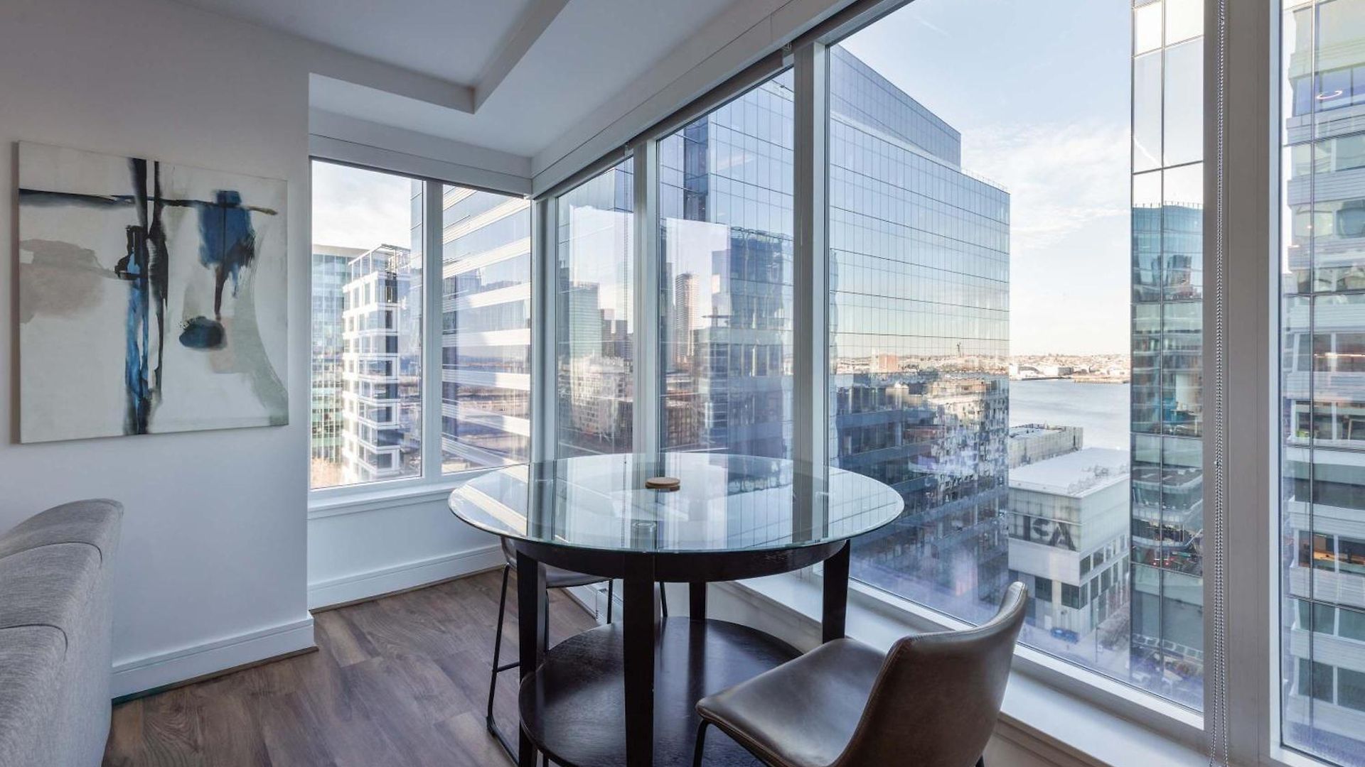 Apartment Stylish Seaport Near Waterfront Dining & Downtown