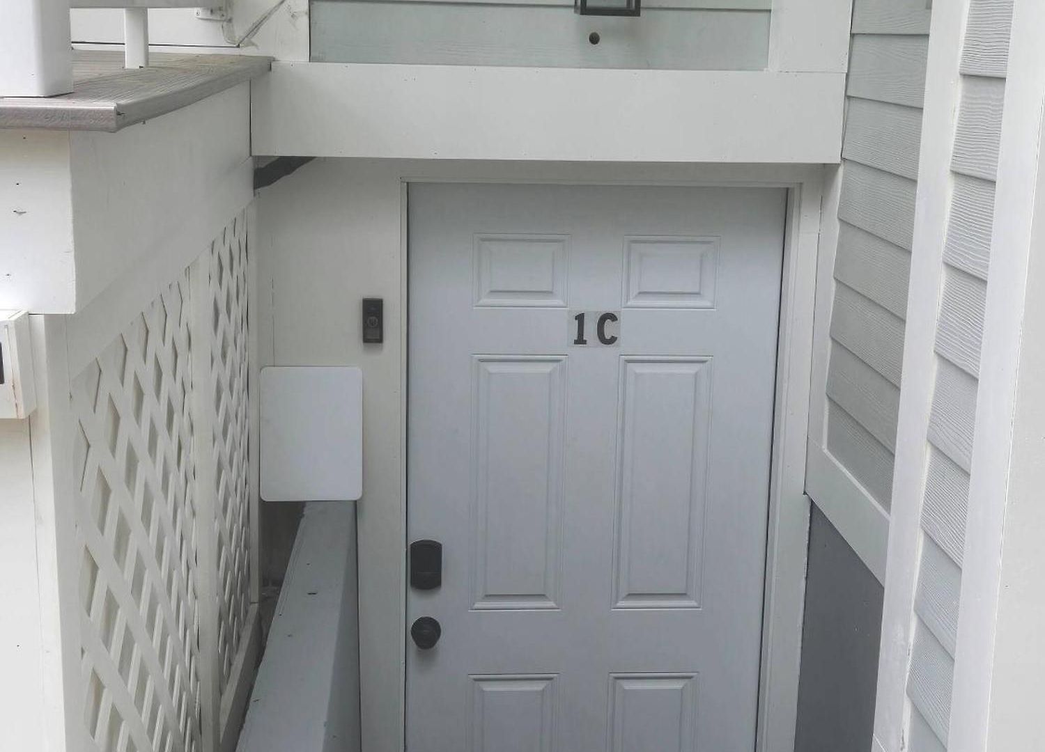 2br Lower Garden-level 20min Apartment Boston