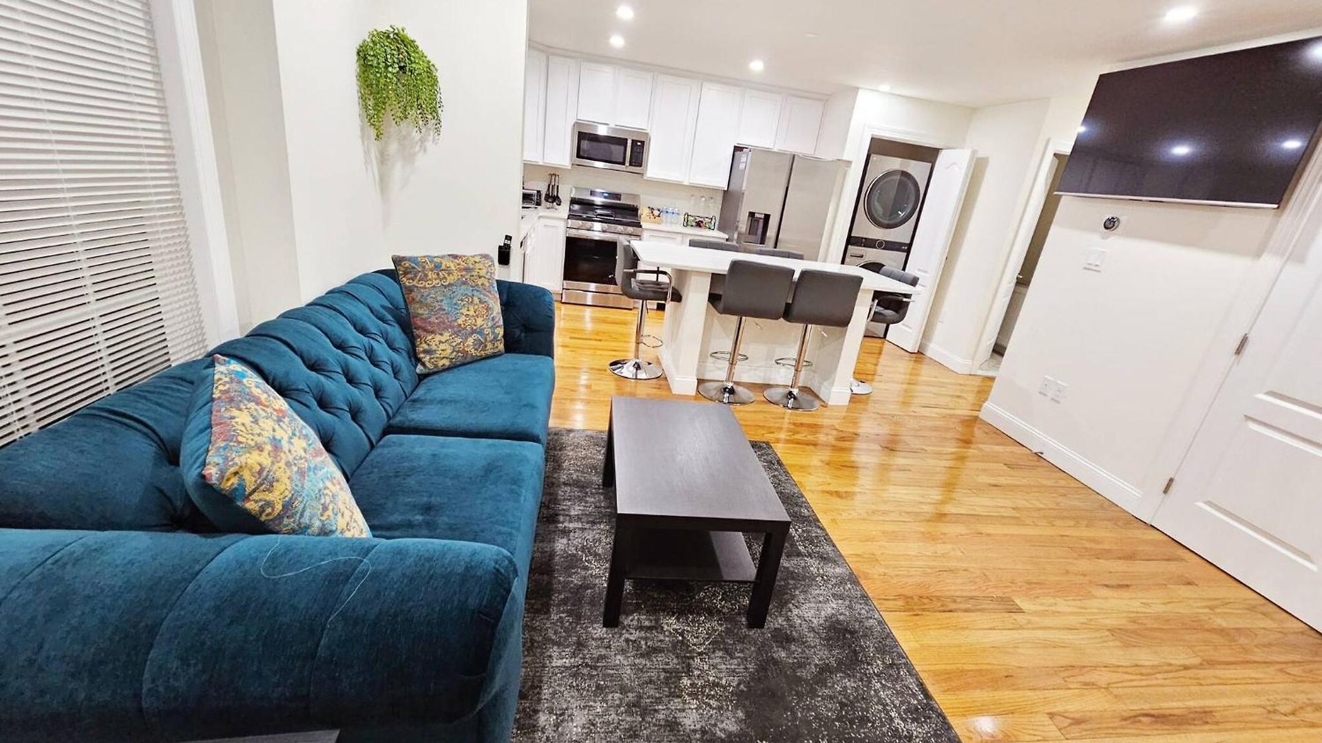 3-bedroom Apt-7b2 20-minuite To Downtown Apartment *