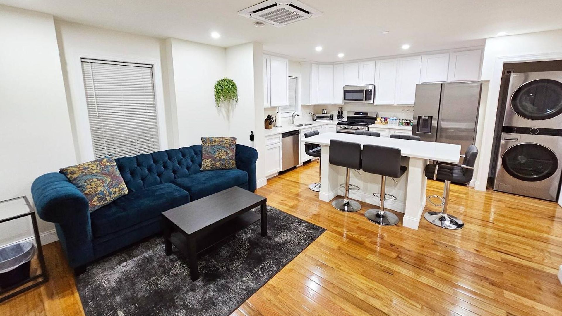 3-bedroom Apt-7b2 20-minuite To Downtown Boston