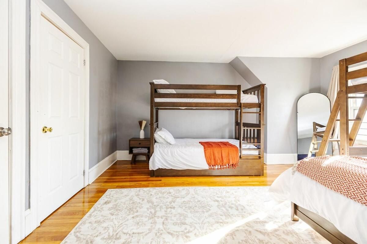 Cozy 3bd, 1ba In - Franklin Park Zoo, Common Apartment Boston
