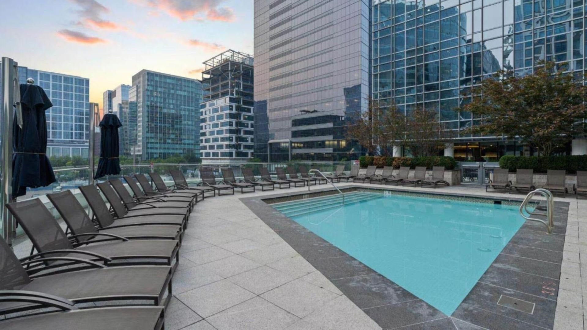 Stylish Downtown Seaport Apartment
