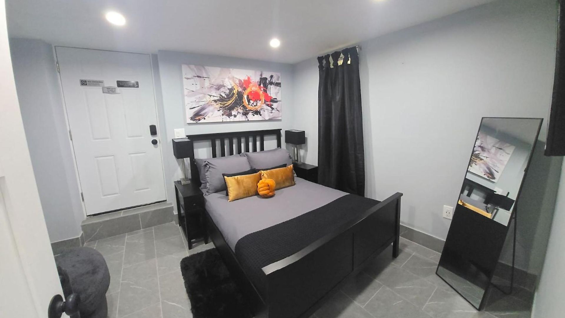 2br Lower Garden-level 20min