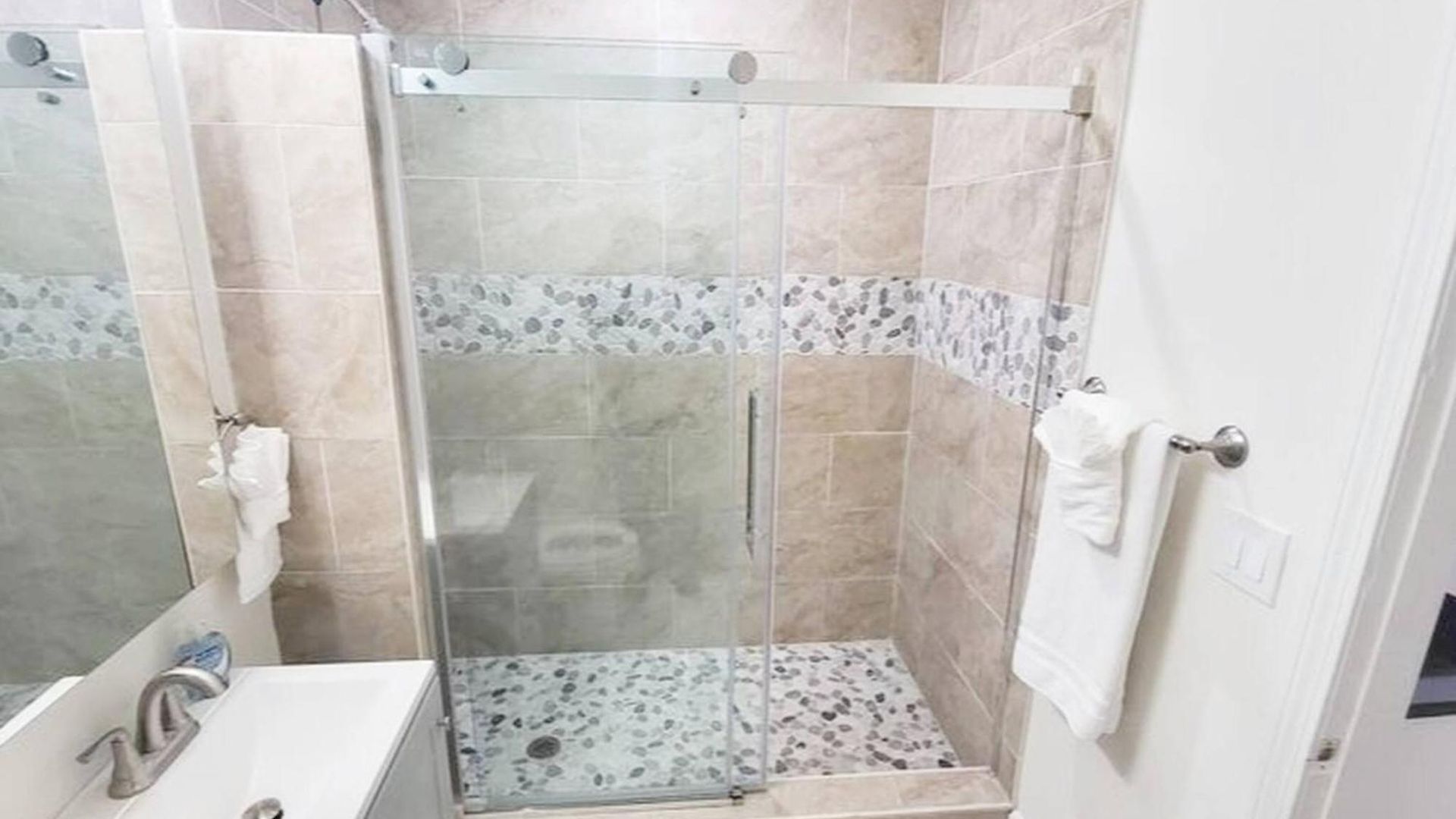 1-bedroom Apt-7b1 20-minuite To Downtown Apartment *