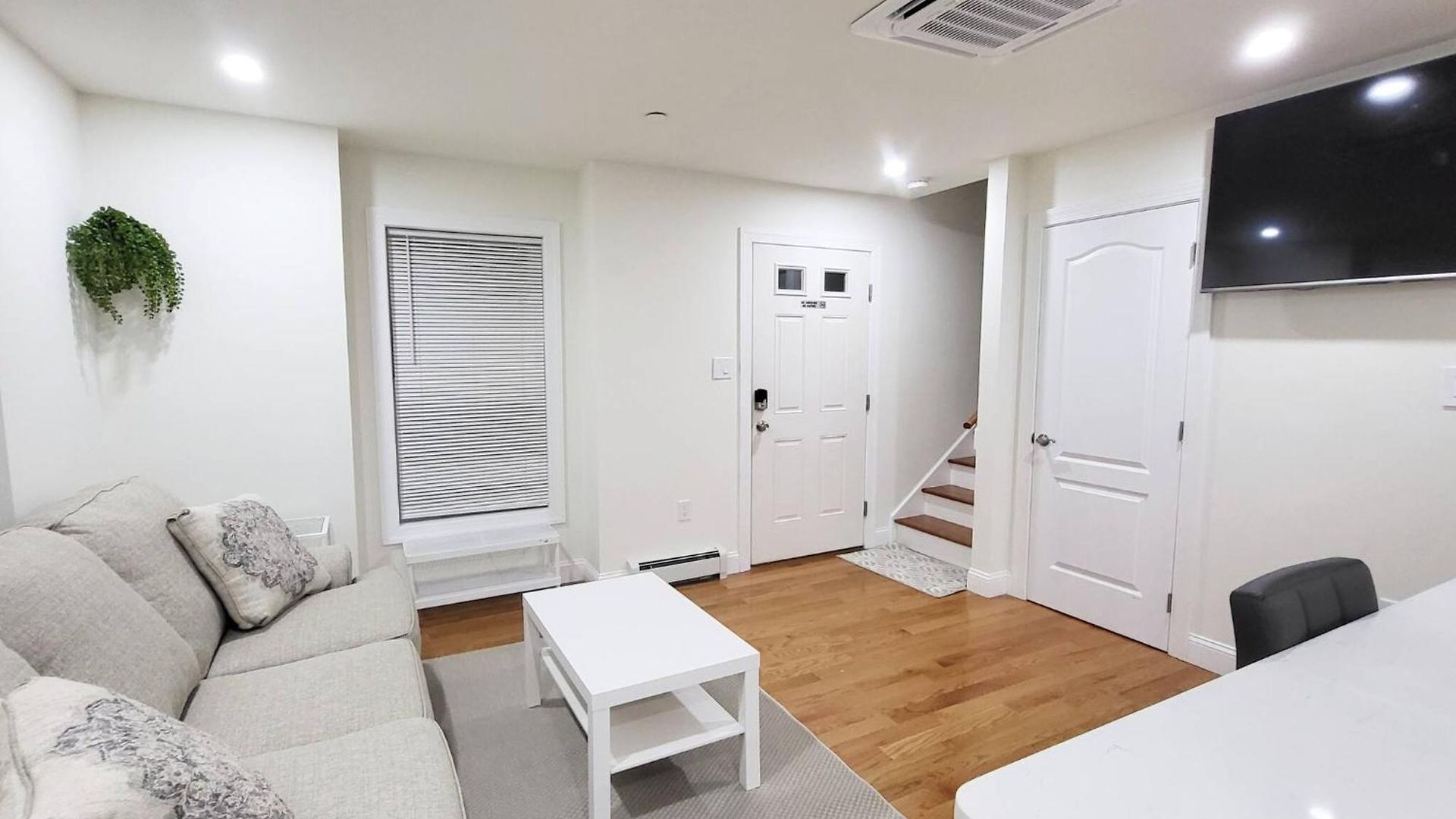 3-bedroom Apt-7w2 20-minuite To Downtown Apartment
