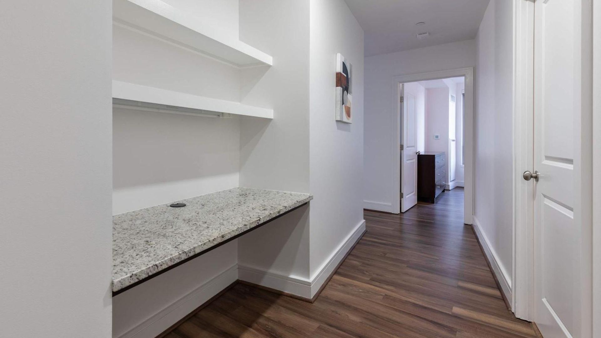 Stylish Seaport Near Waterfront Dining & Downtown Apartment Boston