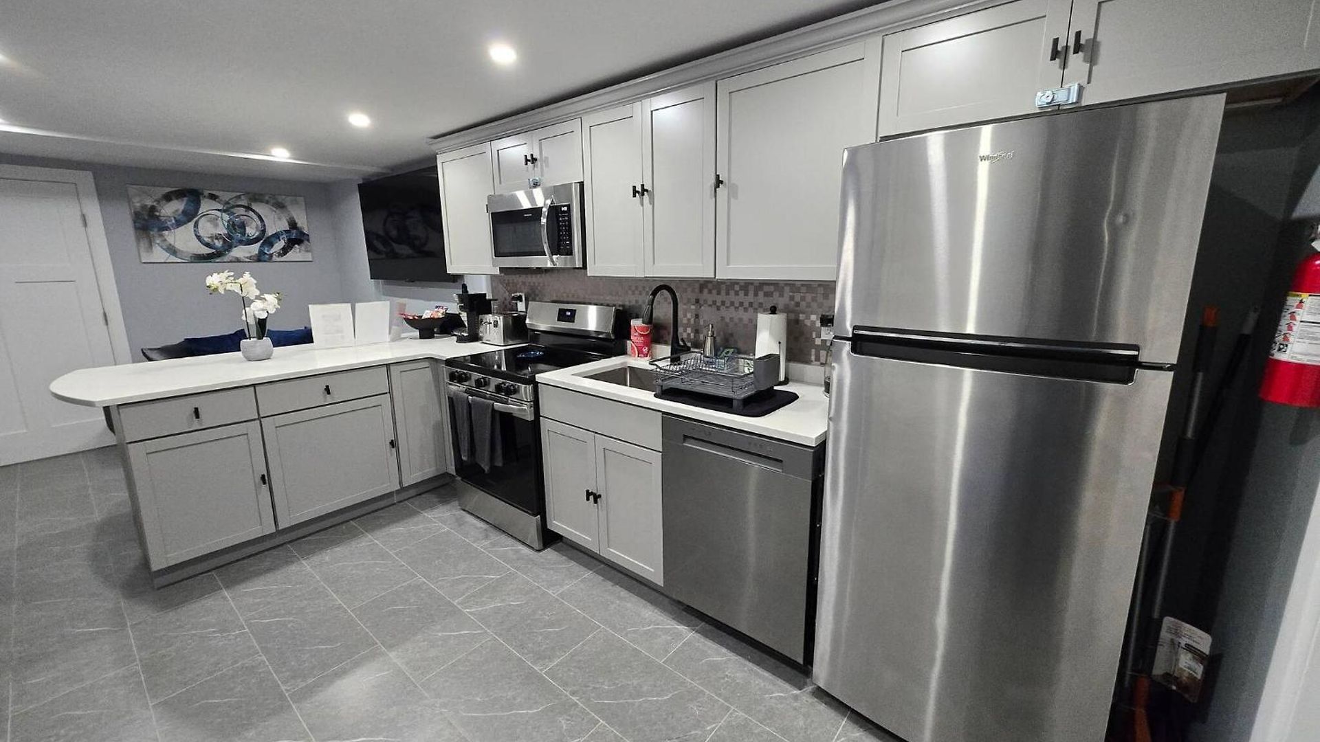 2br Lower Garden-level 20min
