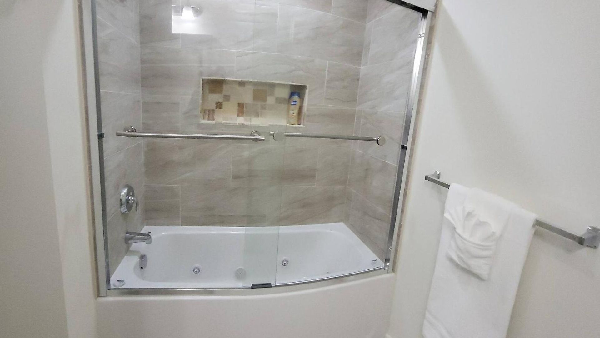 3-bedroom Apt-9w2 20-minuite To Downtown