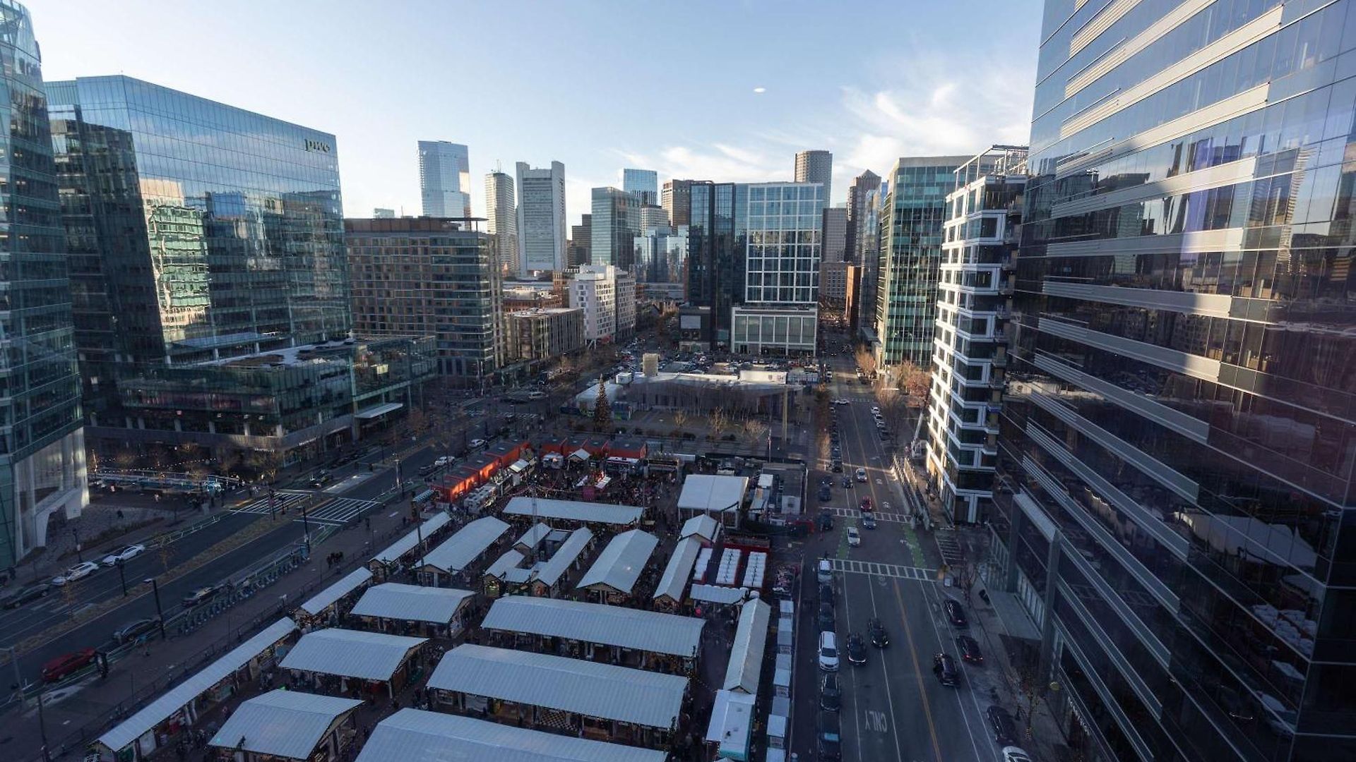 Stylish Seaport Near Waterfront Dining & Downtown Apartment Boston