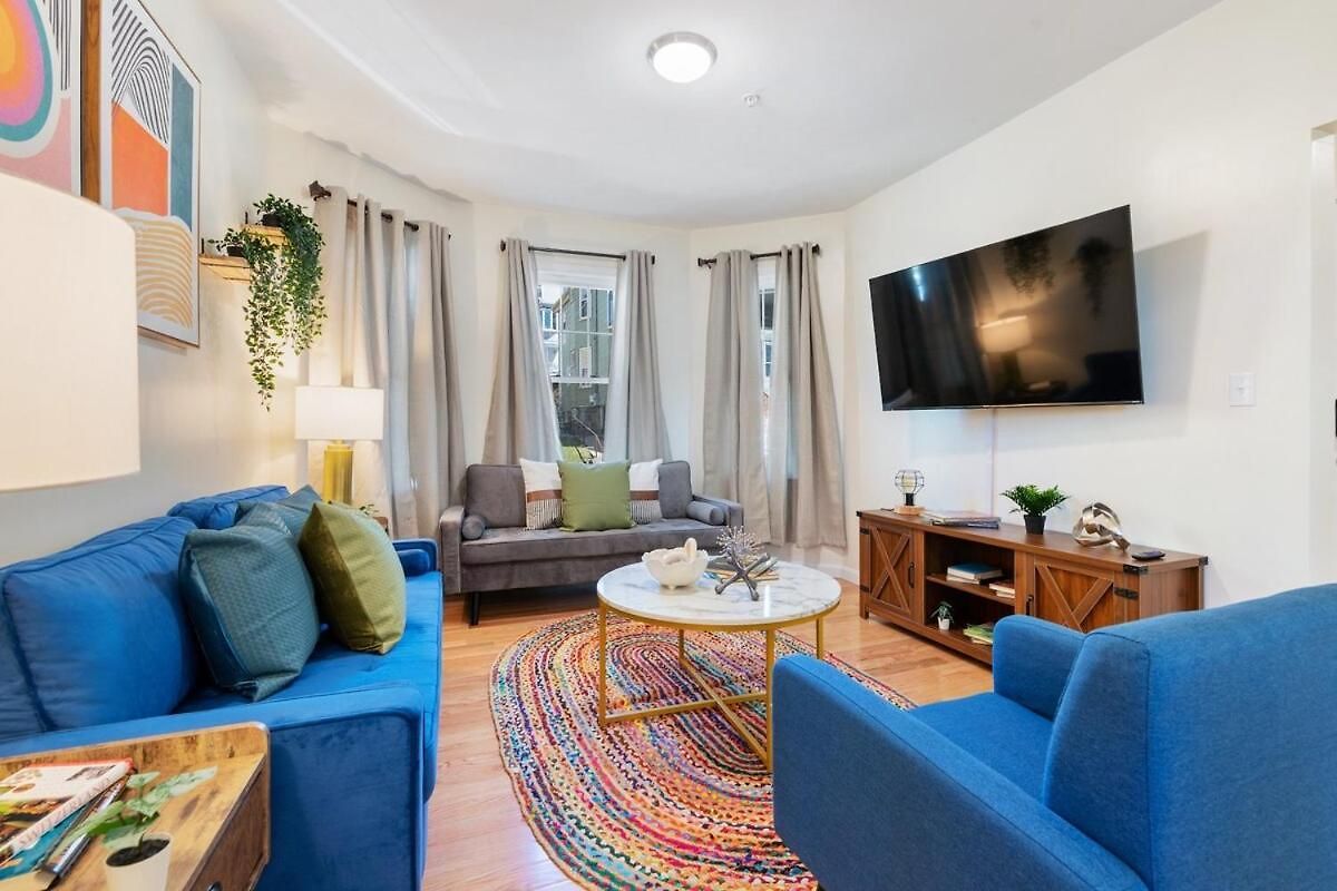 Beautiful 2br In Savin Hill Apartment