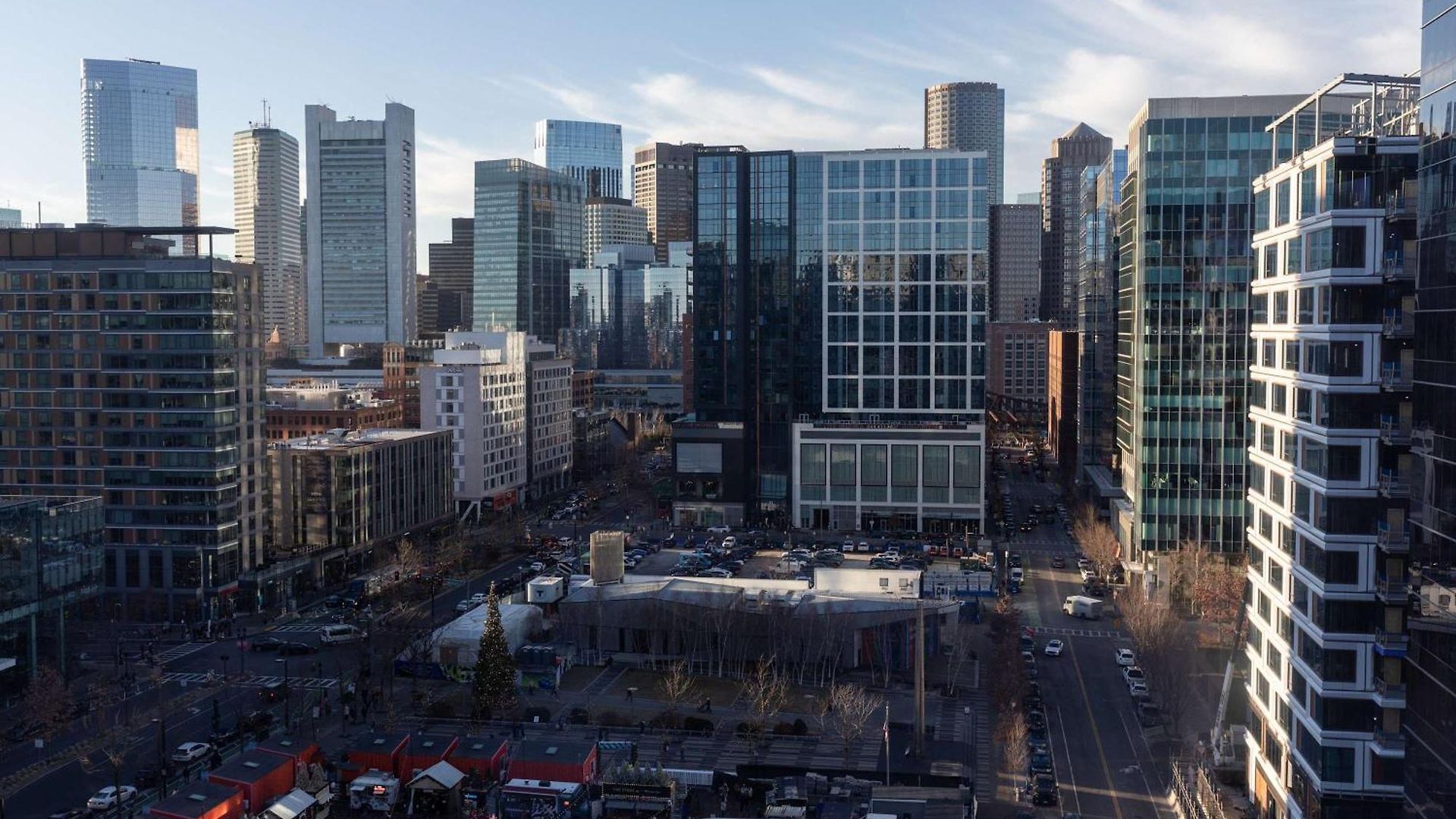 Stylish Seaport Near Waterfront Dining & Downtown Apartment *