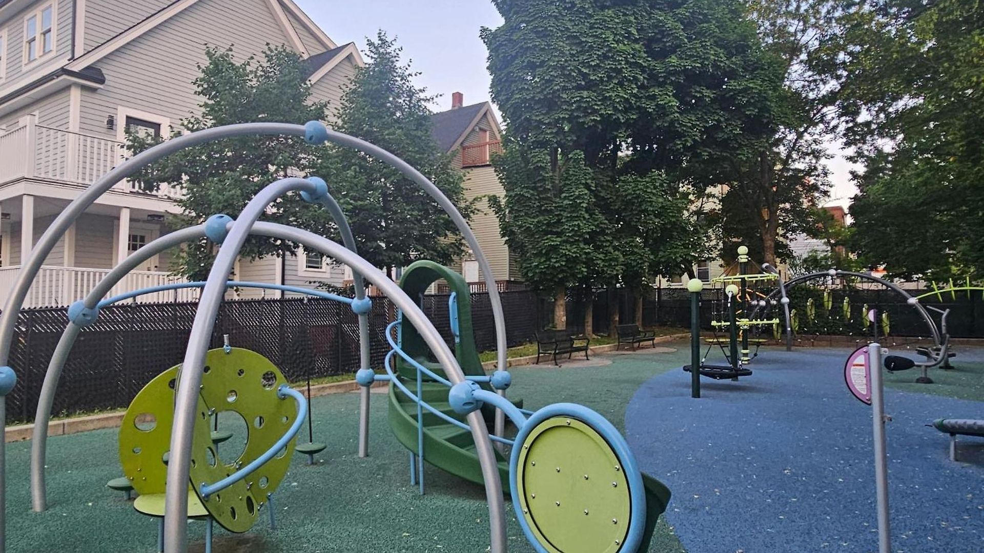 2br Lower Garden-level 20min Apartment *