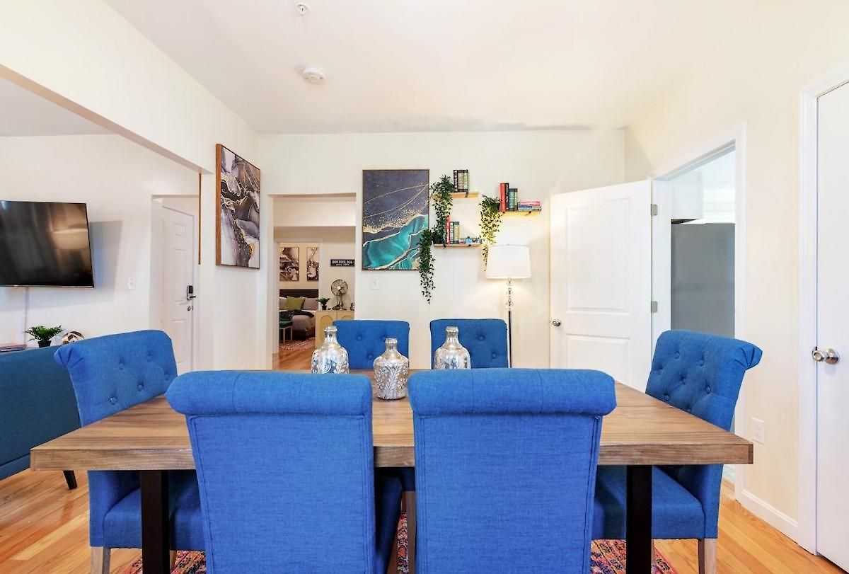 Beautiful 2br In Savin Hill Apartment *