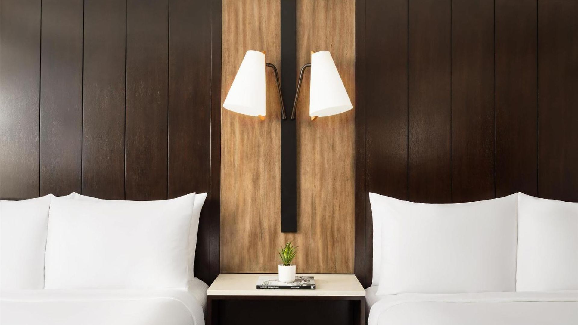 Hilton Back Bay 3*