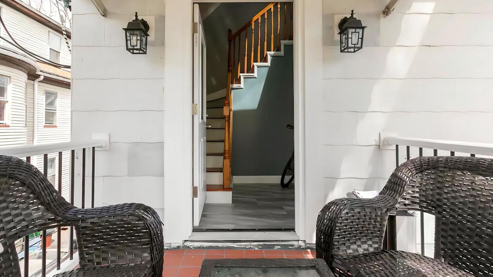 Large Open Concept In Zoo Franklin Park Near Apartment