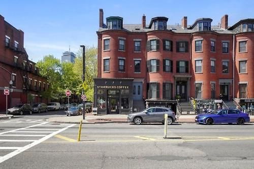 Renu On Tremont *
