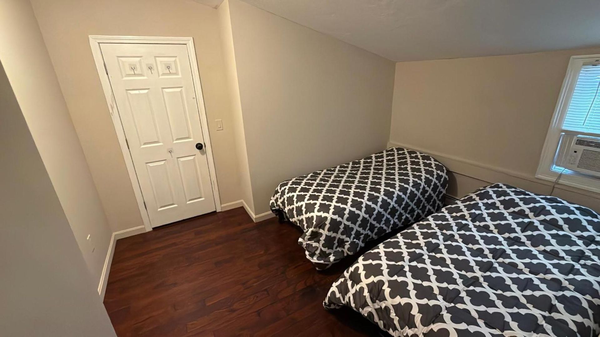 Esjacpe 2 Guest house Boston