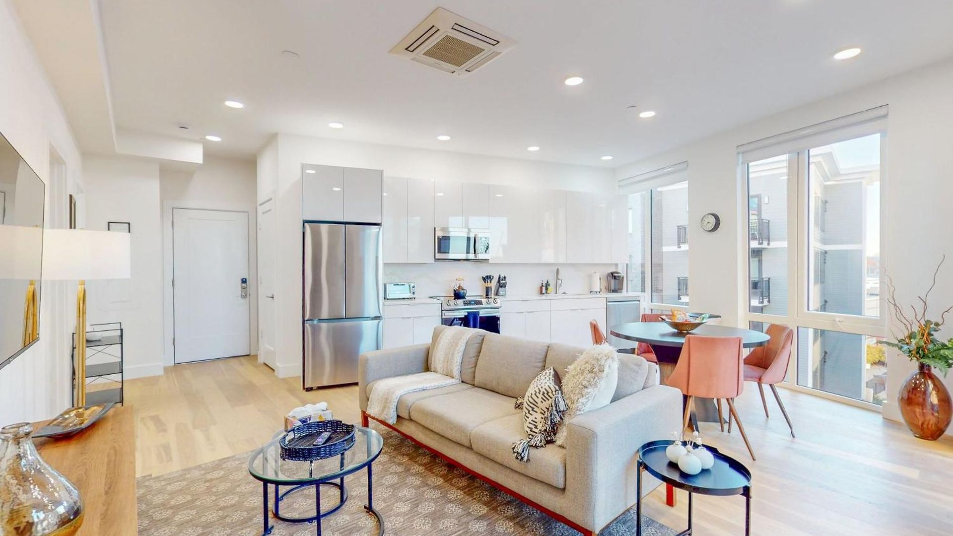 Luxury 2-bed At The Vera Rooftop Deck, Near Mbta * Boston