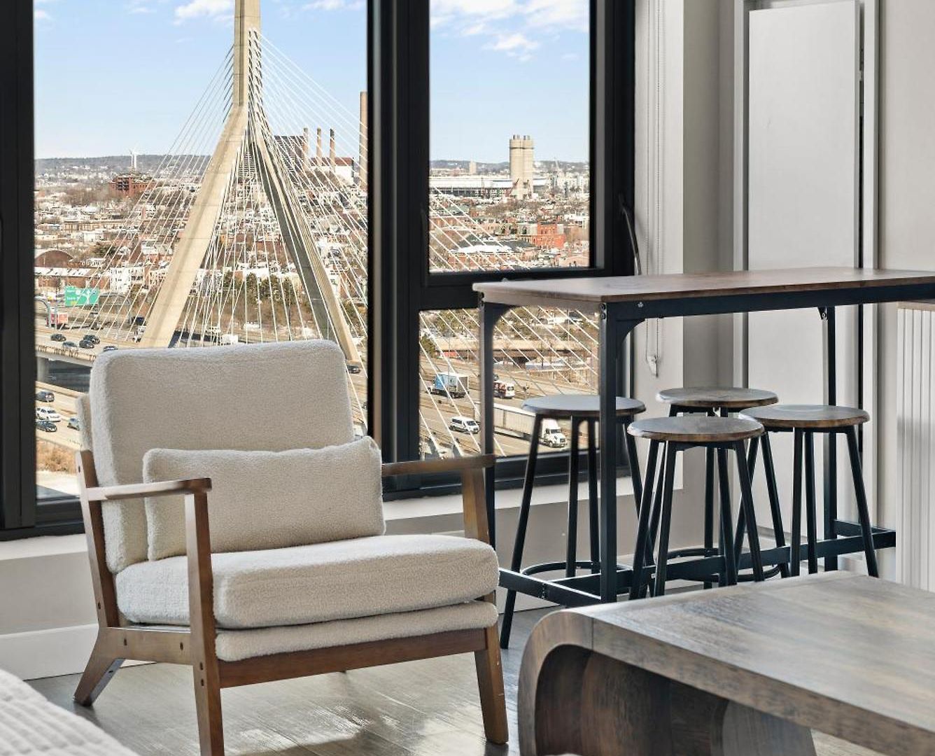 Beautiful Centrally Located 3 Bedroom * Boston